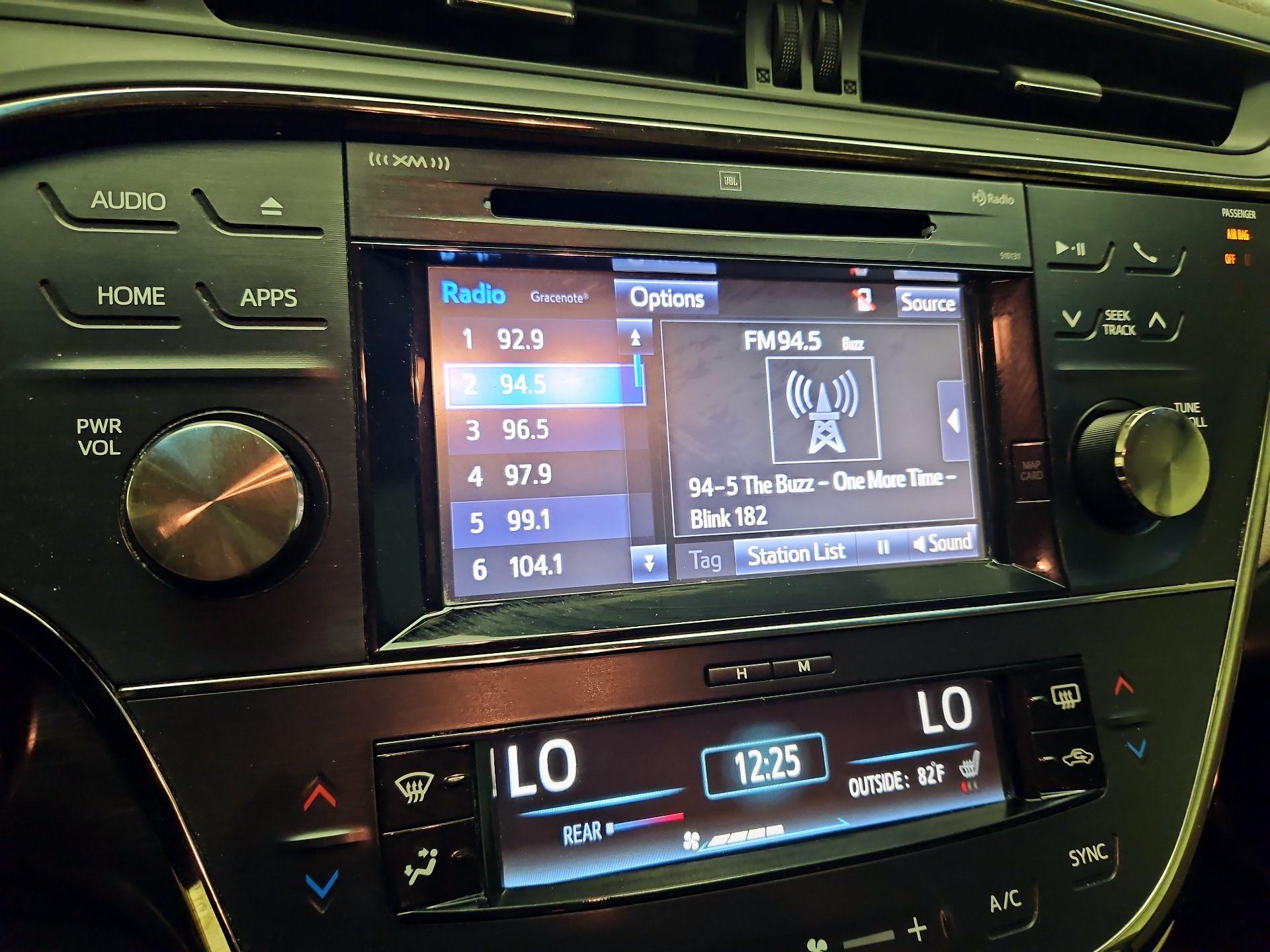 Thumbnail: 2016 Toyota Avalon - 15