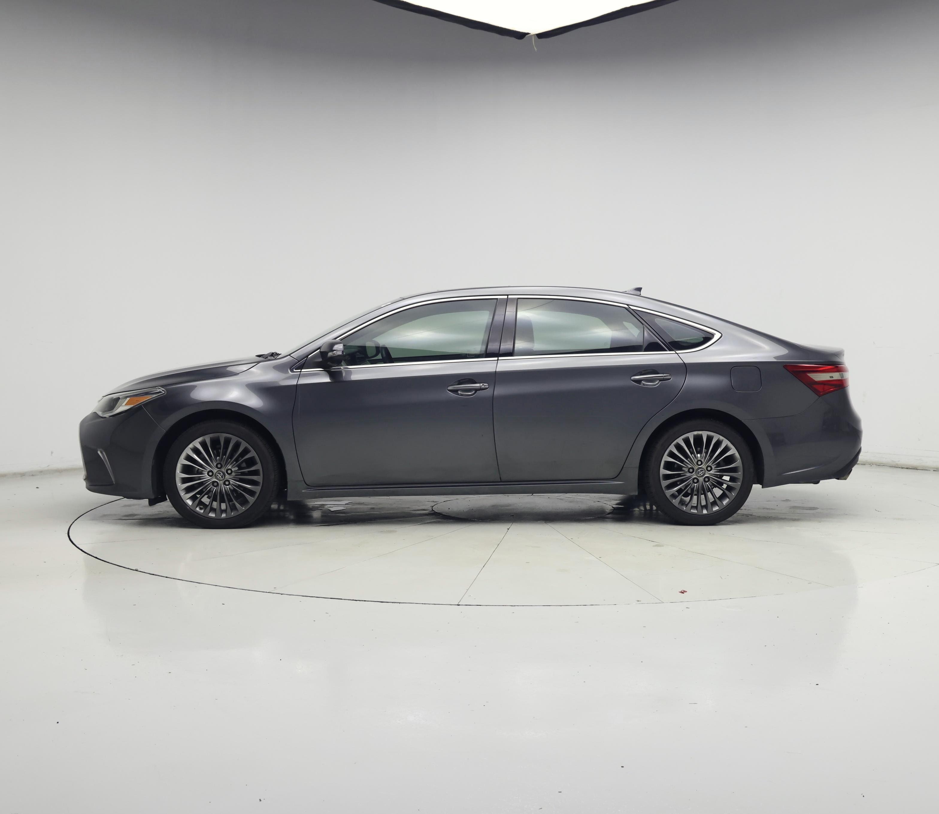 Thumbnail: 2016 Toyota Avalon - 3