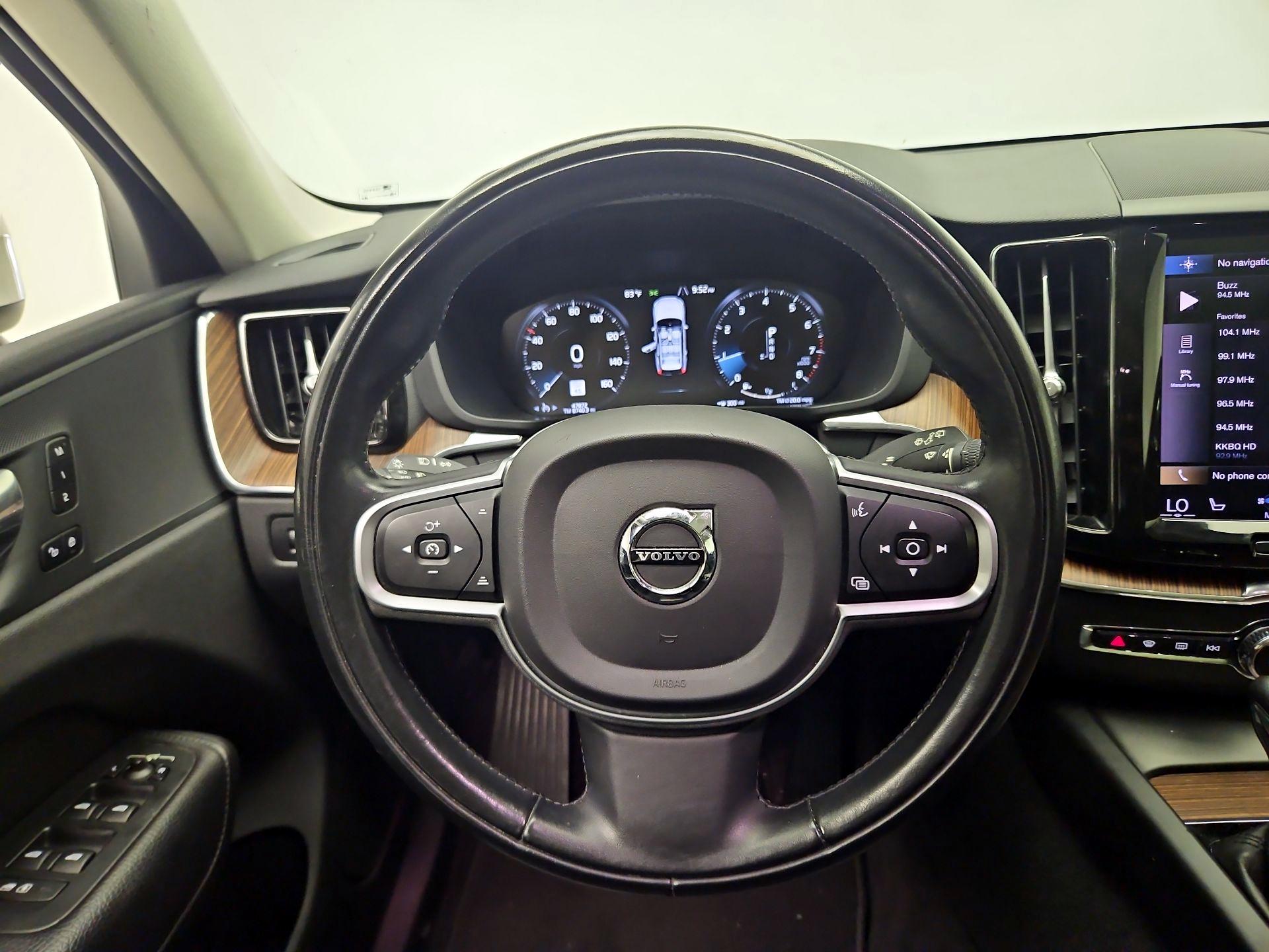 Thumbnail: 2021 Volvo XC60 - 10
