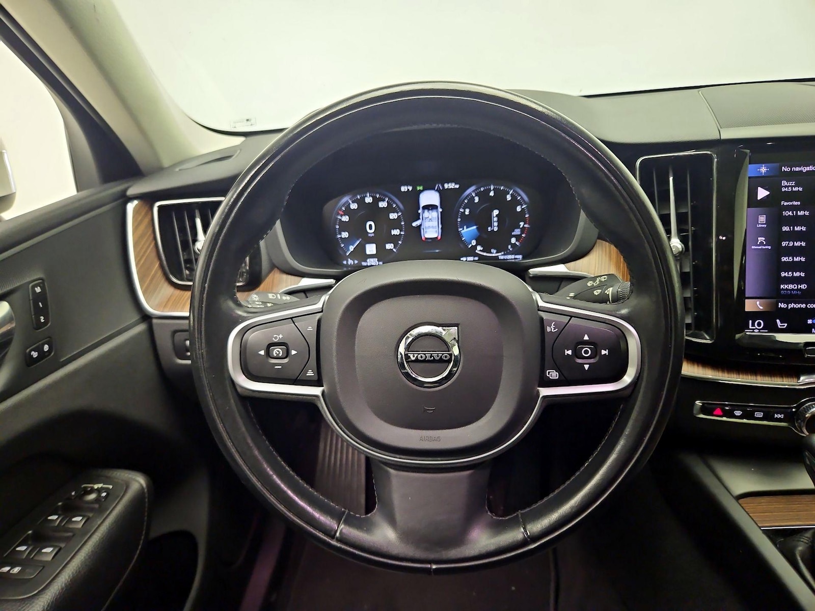 2021 Volvo XC60 Momentum - Photo 11