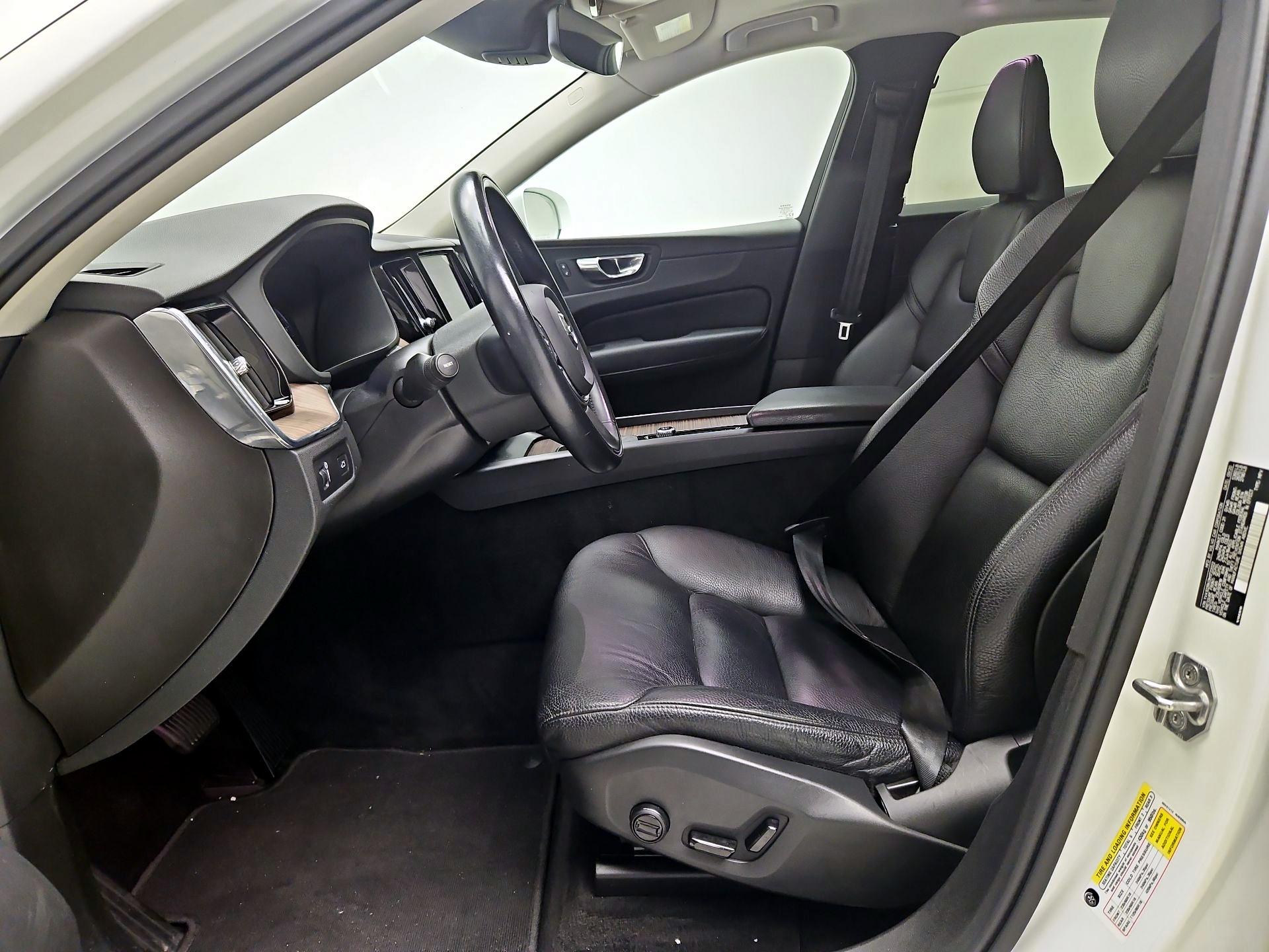 Thumbnail: 2021 Volvo XC60 - 11