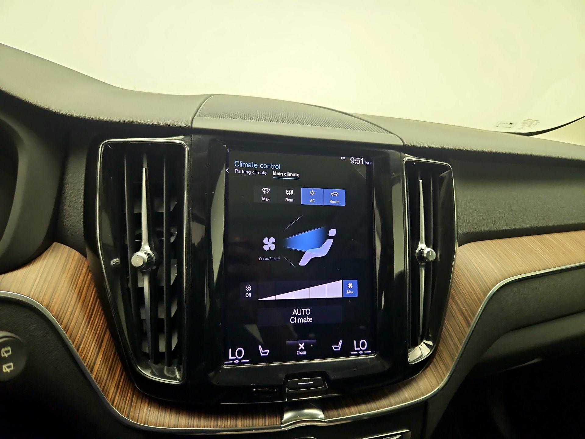 Thumbnail: 2021 Volvo XC60 - 15