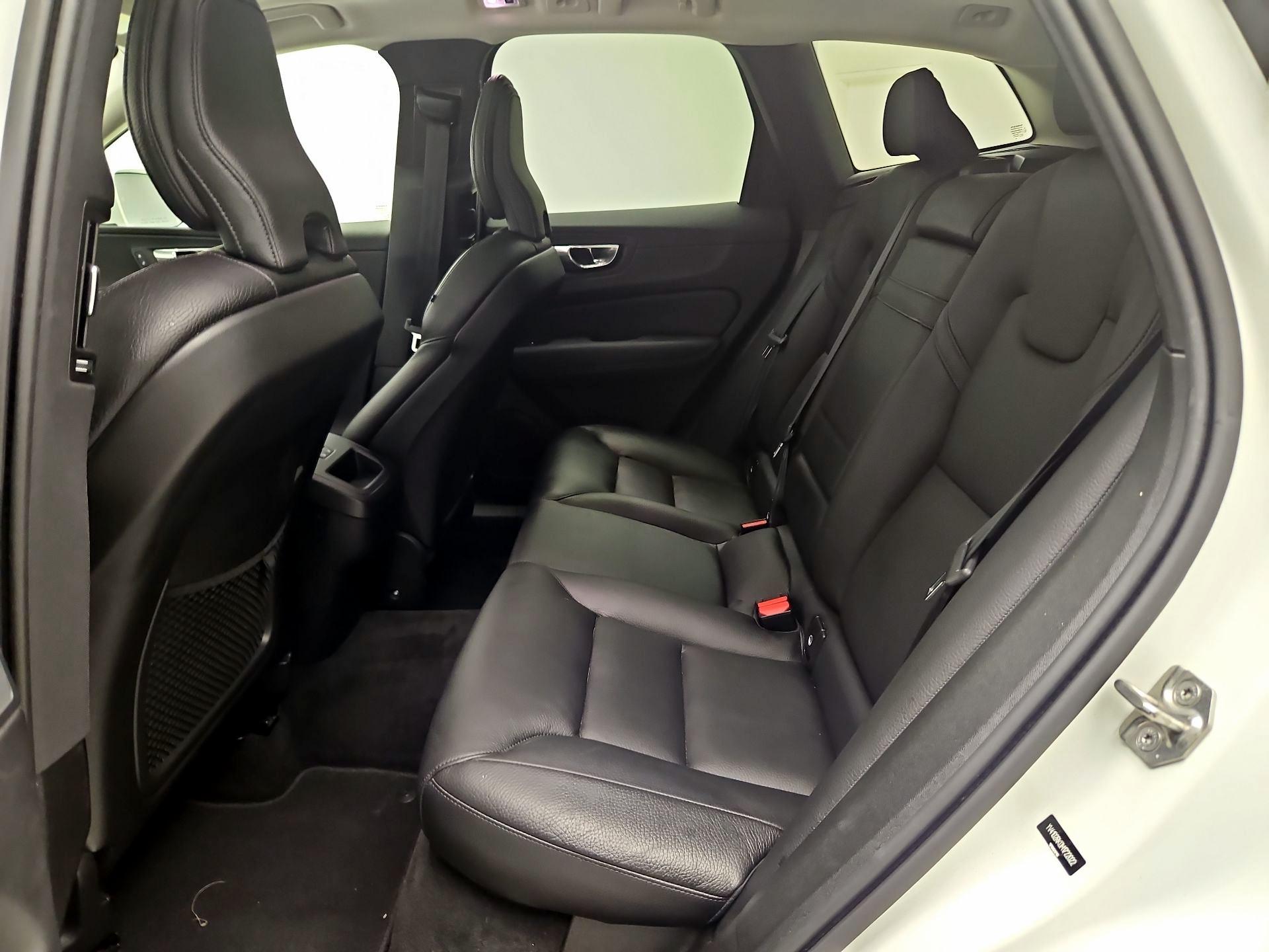 Thumbnail: 2021 Volvo XC60 - 17