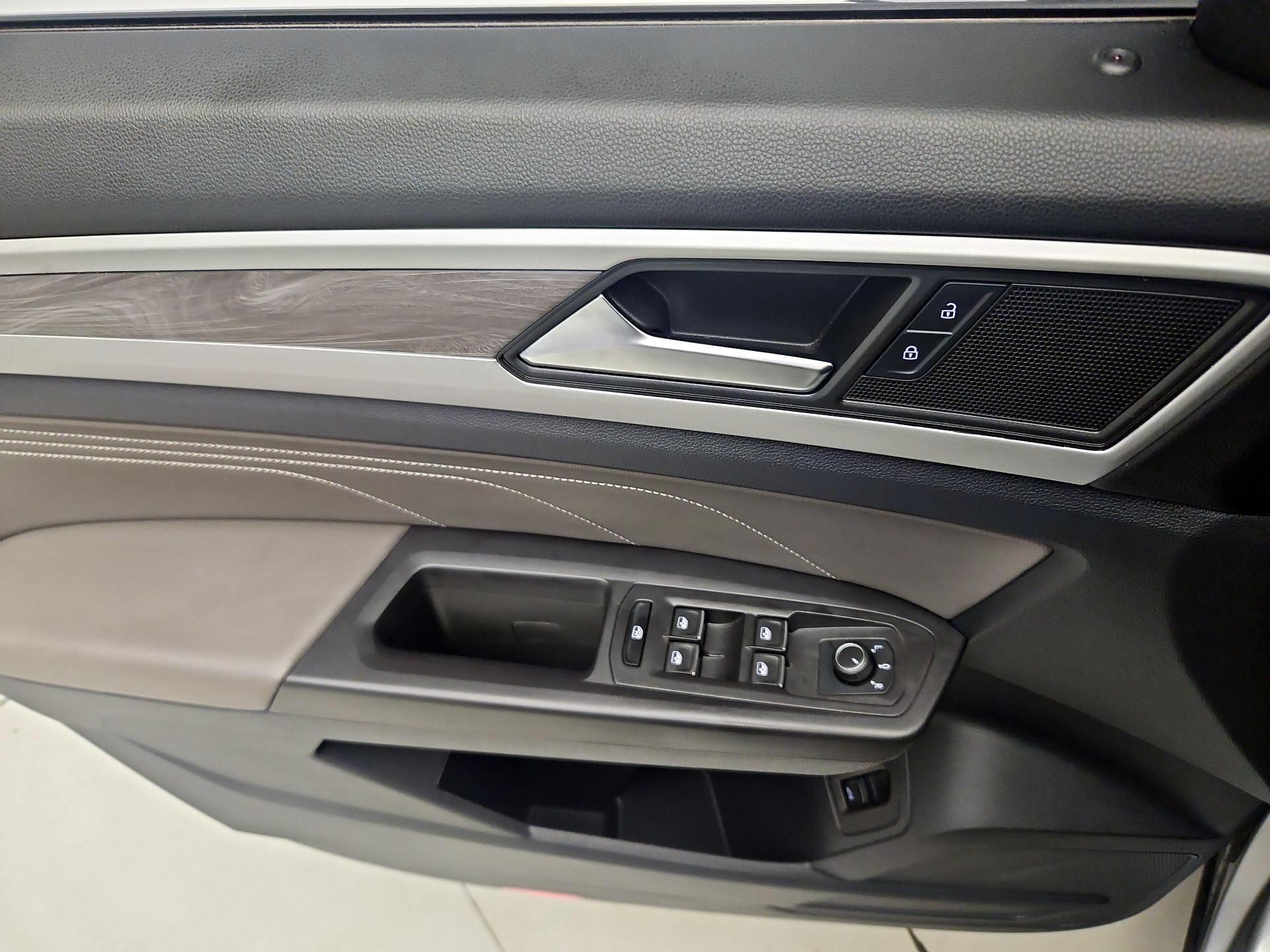 Thumbnail: 2022 Volkswagen Atlas - 12