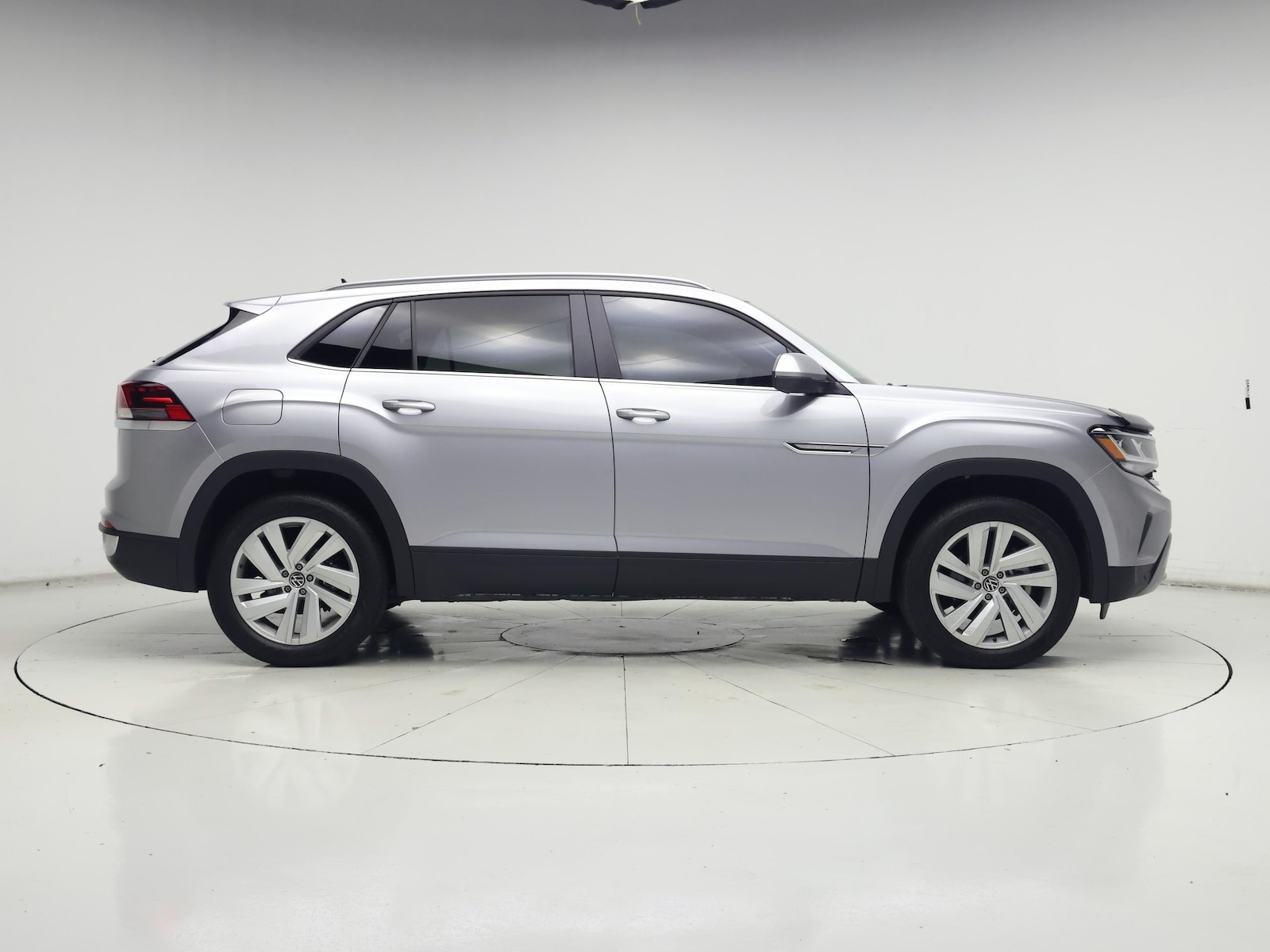 2022 Volkswagen Atlas Cross Sport SE w/Tech - Photo 8