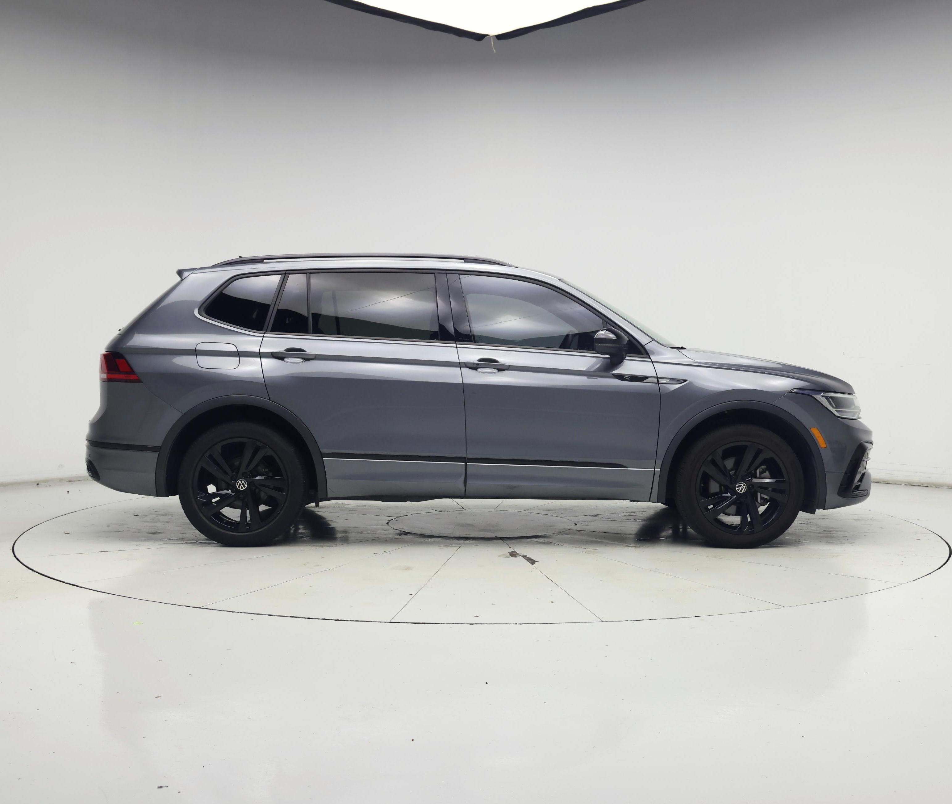 Thumbnail: 2023 Volkswagen Tiguan - 7