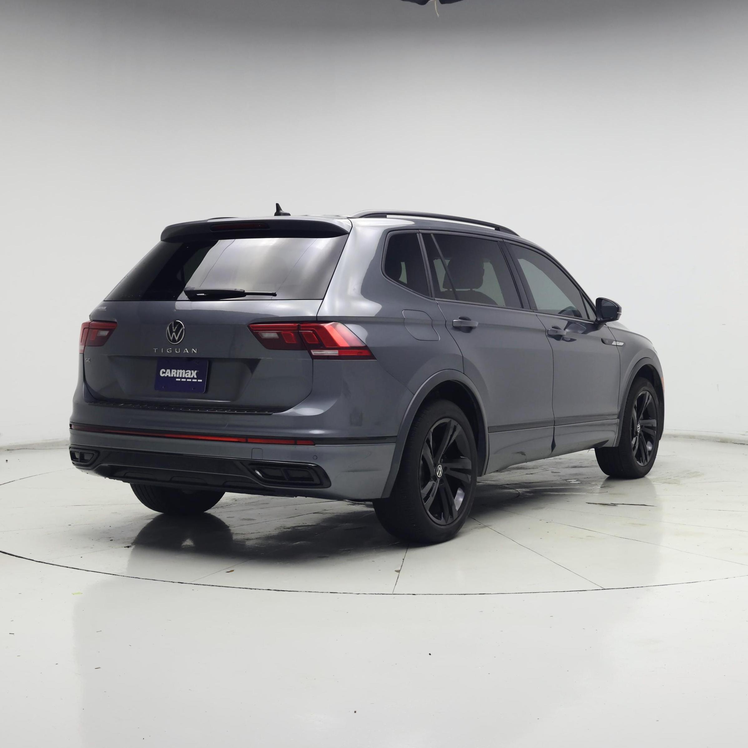 Thumbnail: 2023 Volkswagen Tiguan - 8