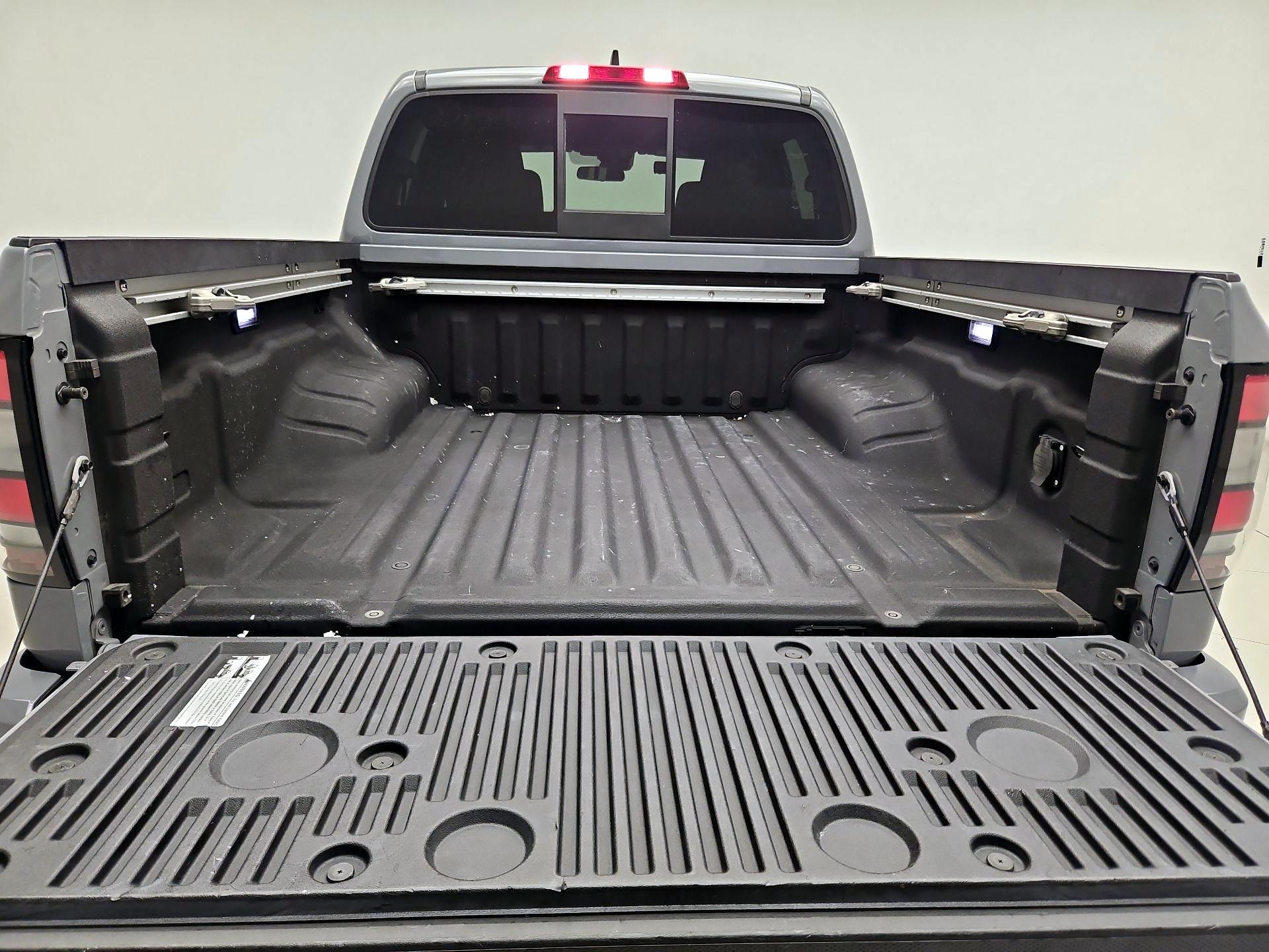 Thumbnail: 2022 Nissan Frontier - 20