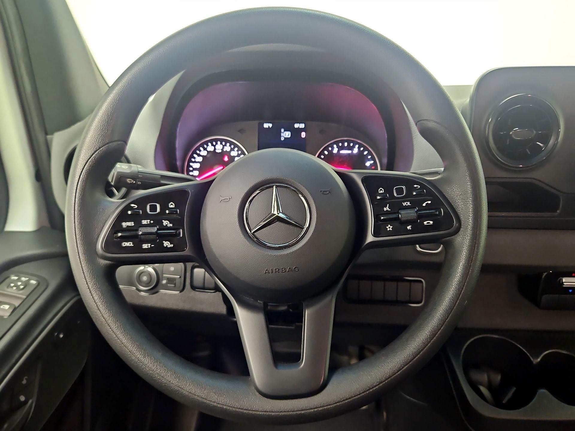 Thumbnail: 2024 Mercedes-Benz Sprinter - 10