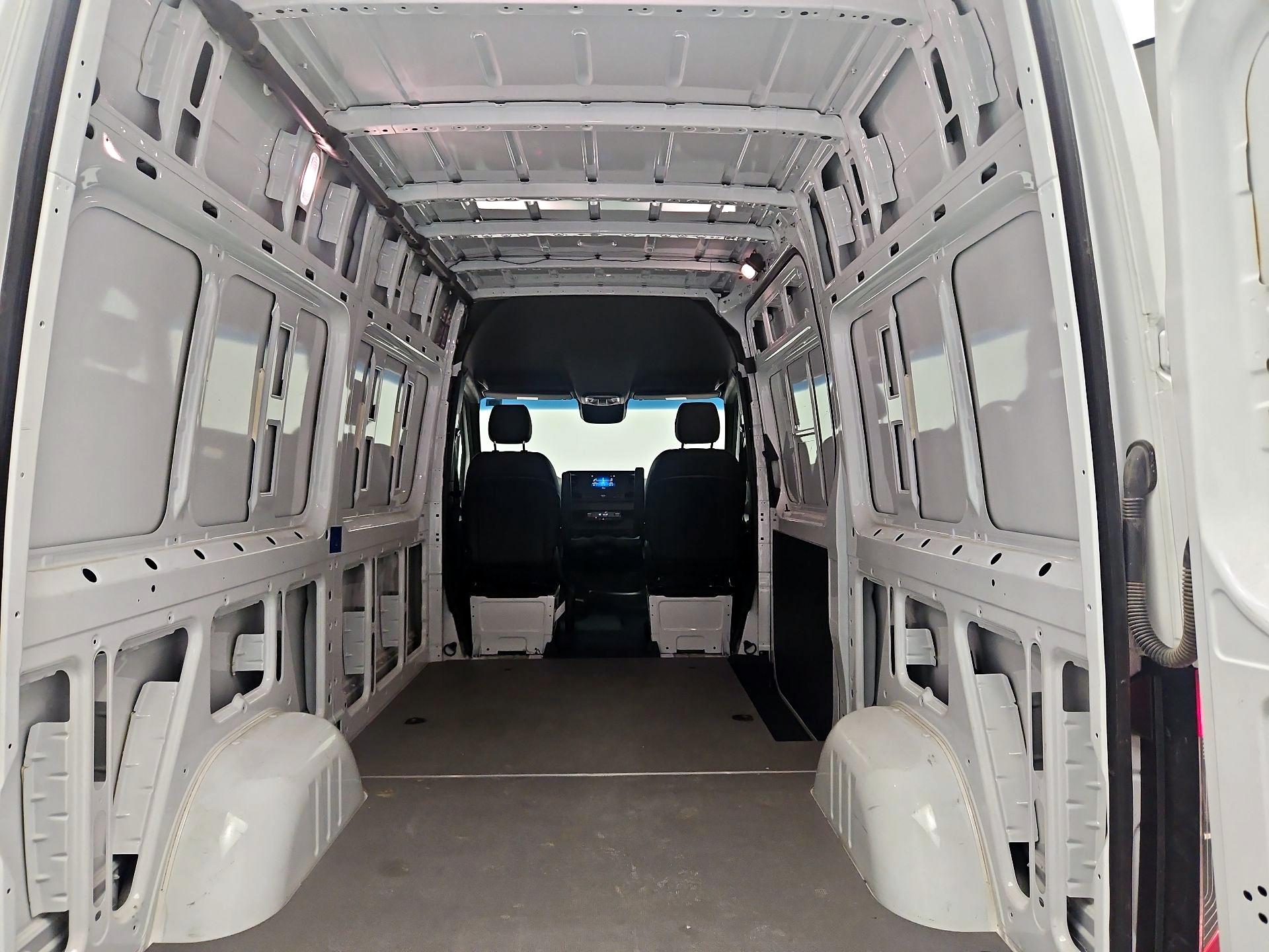 Thumbnail: 2024 Mercedes-Benz Sprinter - 18