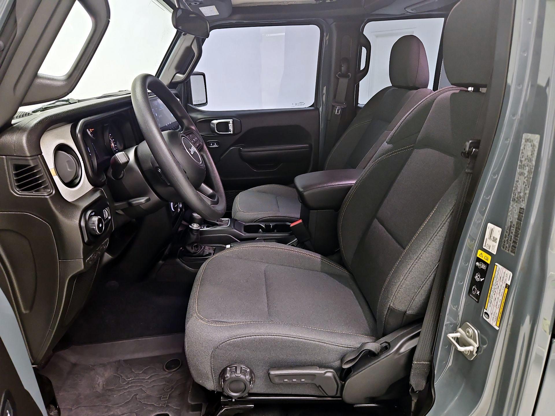 Thumbnail: 2025 Jeep Wrangler - 11