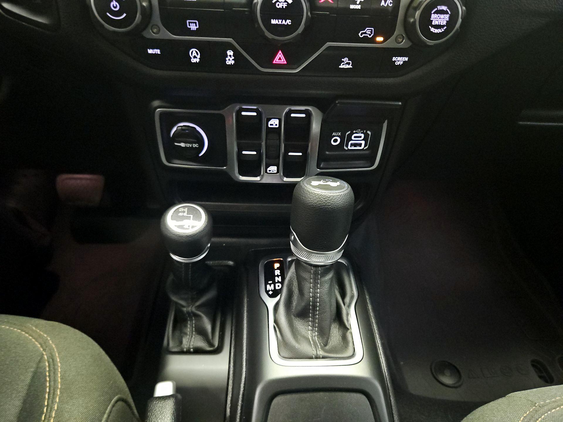 Thumbnail: 2025 Jeep Wrangler - 16