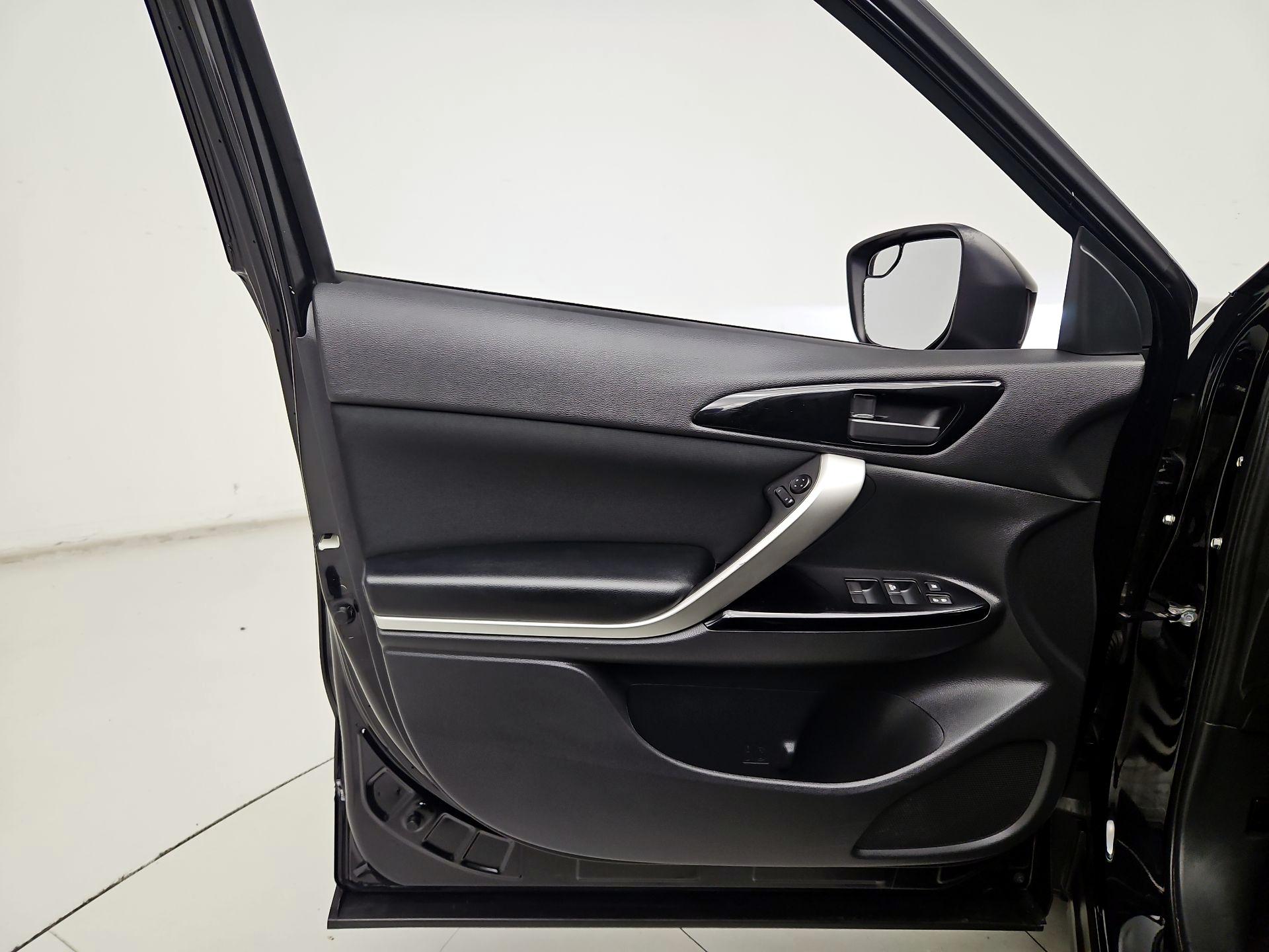 Thumbnail: 2024 Mitsubishi Eclipse Cross - 12