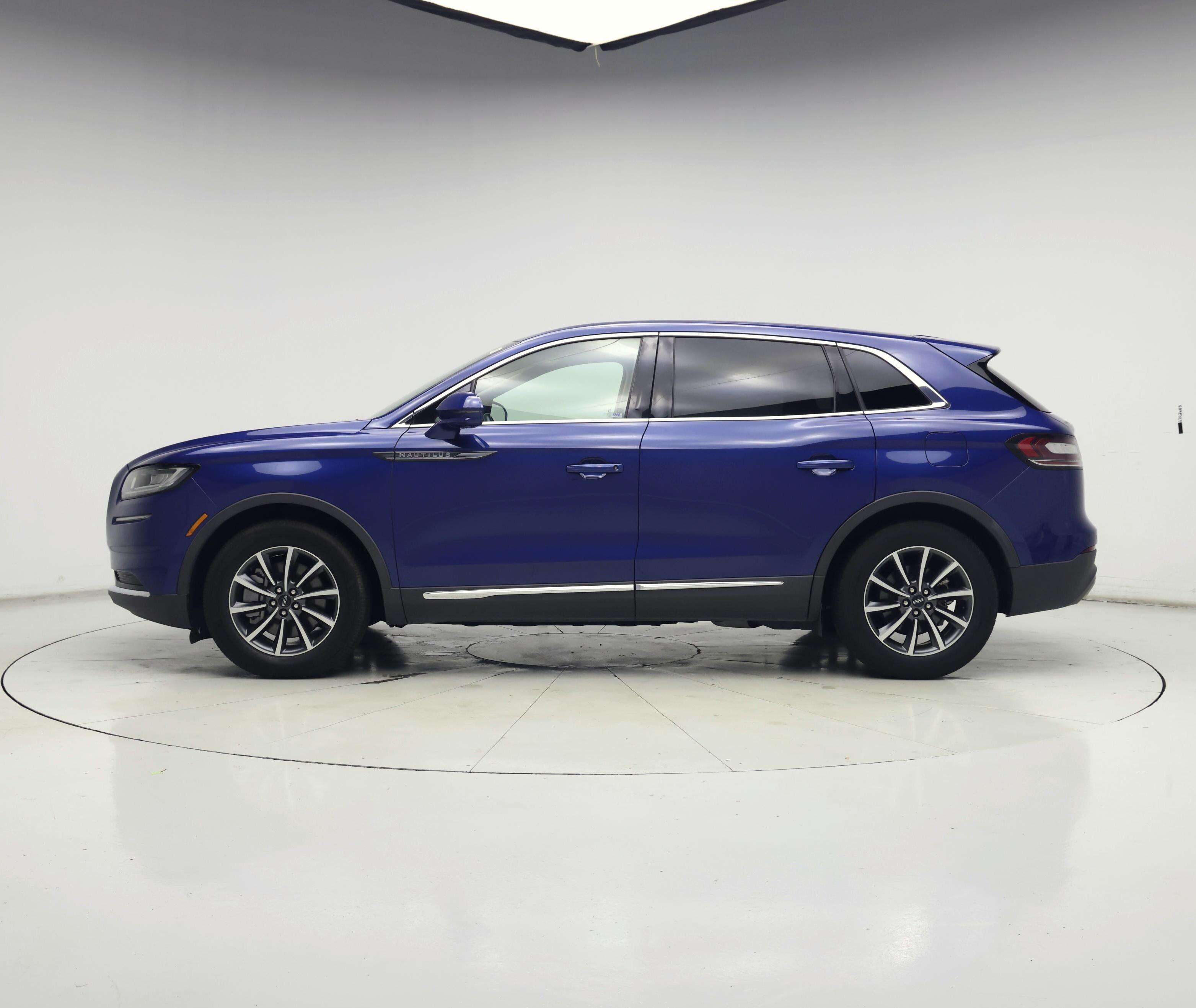 Thumbnail: 2021 Lincoln Nautilus - 3