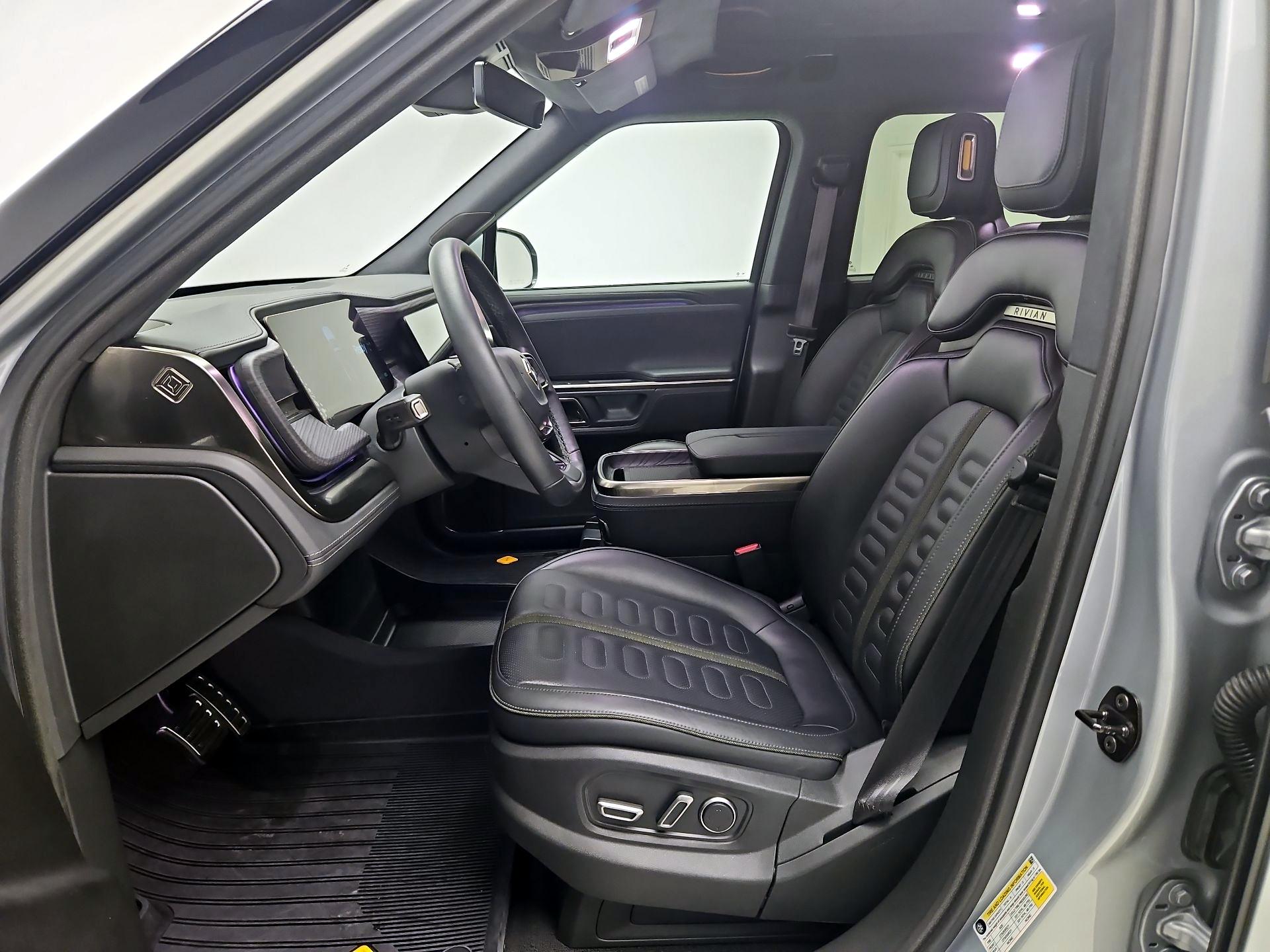 Thumbnail: 2024 Rivian R1T - 11