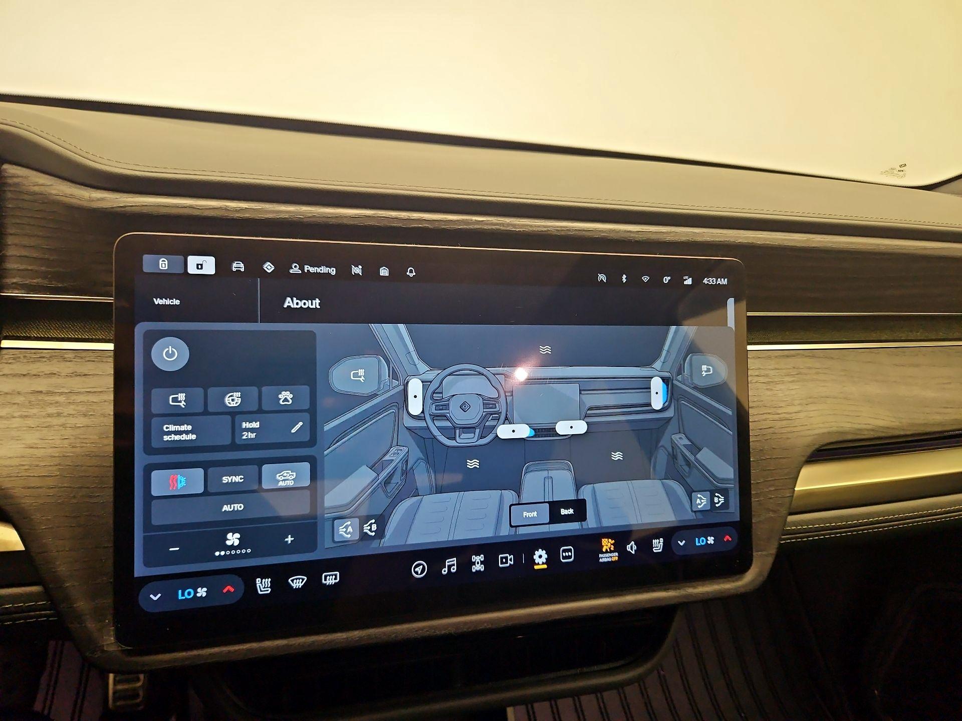 Thumbnail: 2024 Rivian R1T - 15