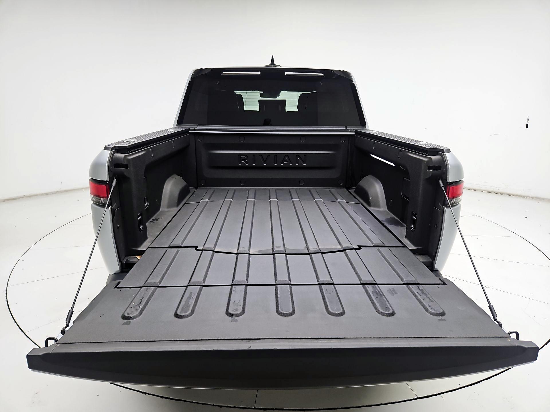 Thumbnail: 2024 Rivian R1T - 18