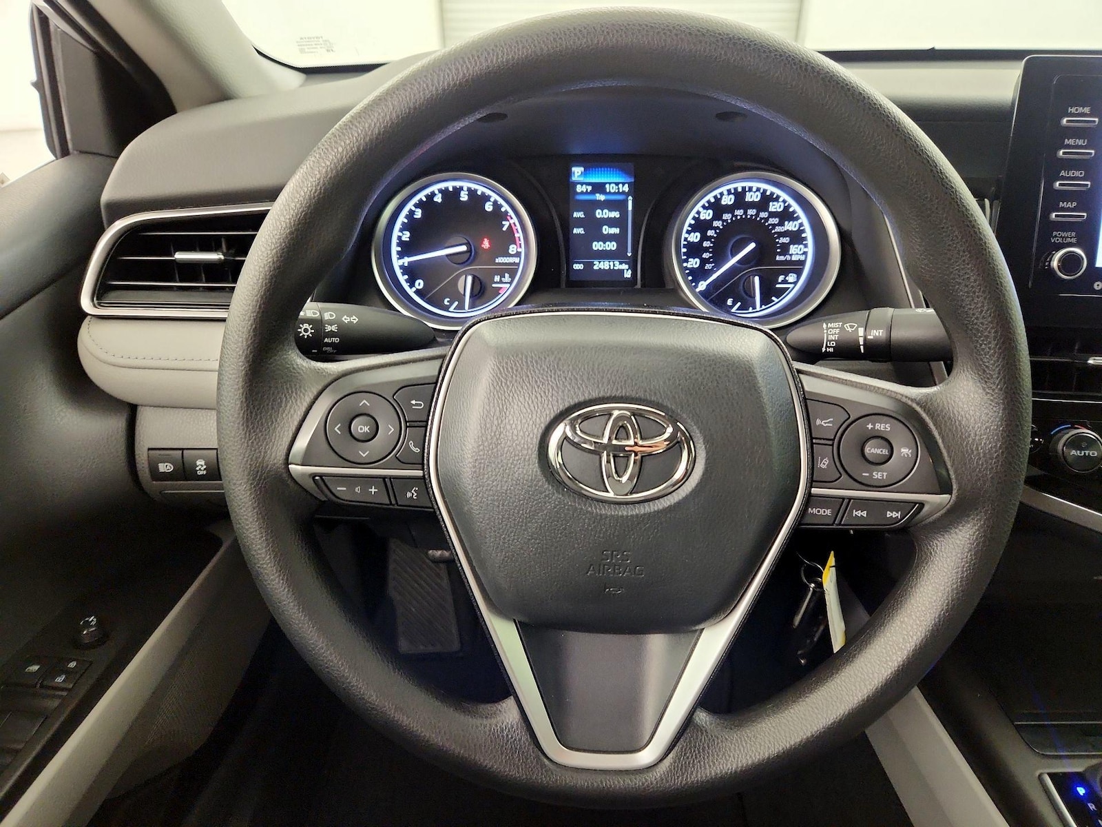 2023 Toyota Camry LE - Photo 11