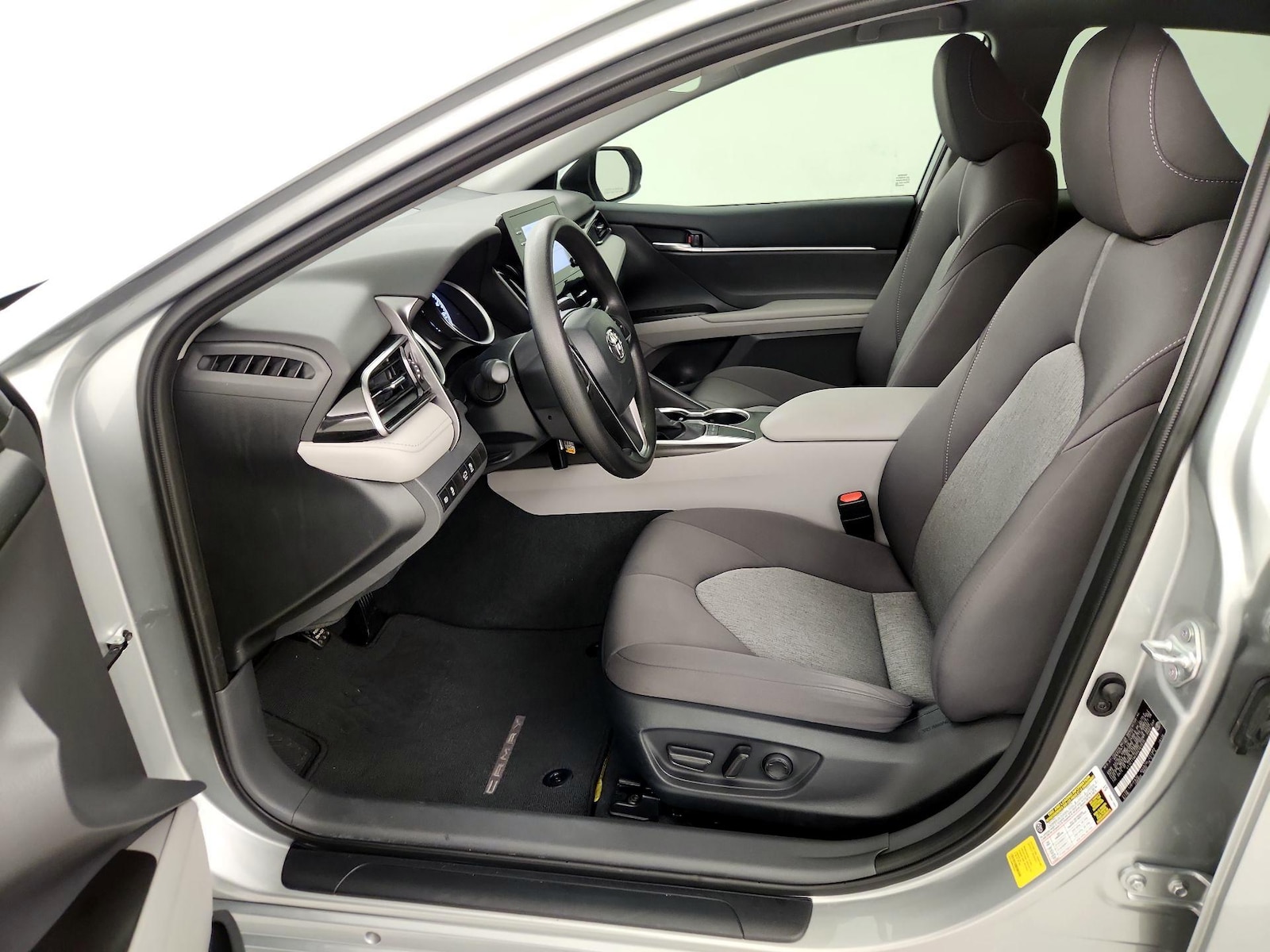 2023 Toyota Camry LE - Photo 12