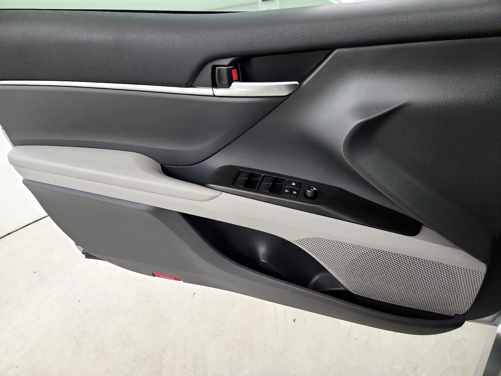 2023 Toyota Camry LE - Photo 13