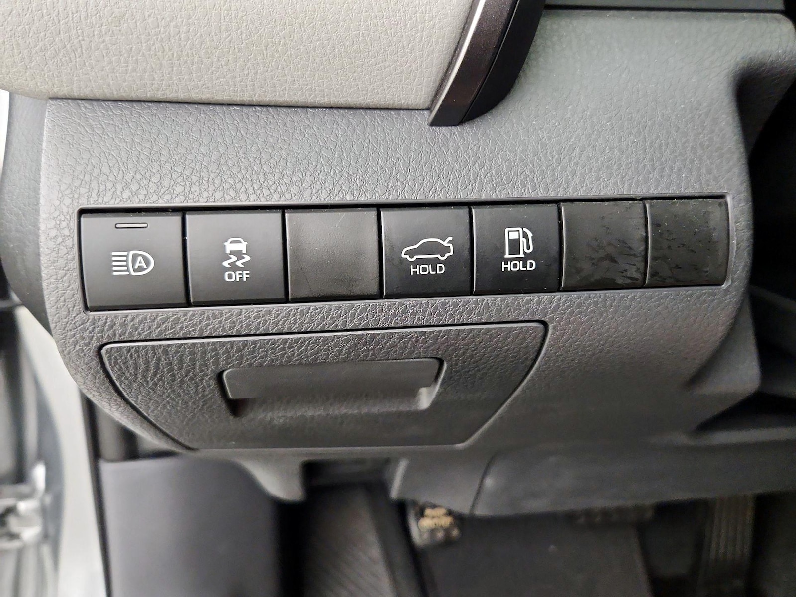 2023 Toyota Camry LE - Photo 14