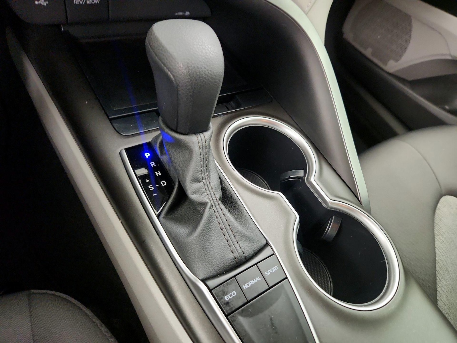 2023 Toyota Camry LE - Photo 18