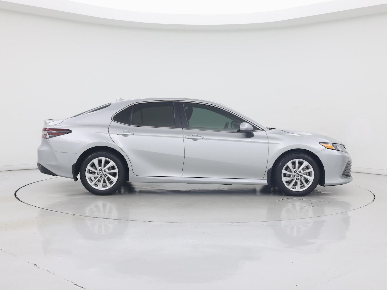 2023 Toyota Camry LE - Photo 8