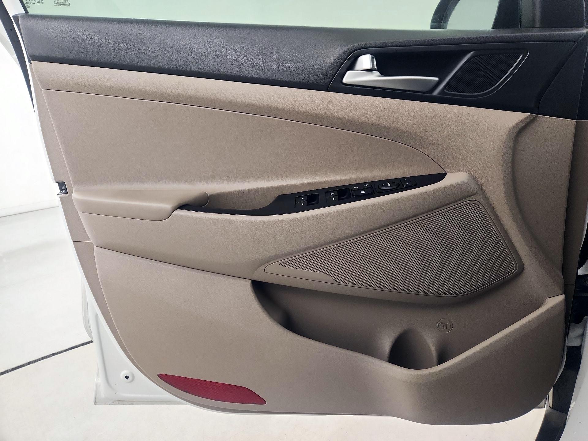 Thumbnail: 2021 Hyundai Tucson - 12