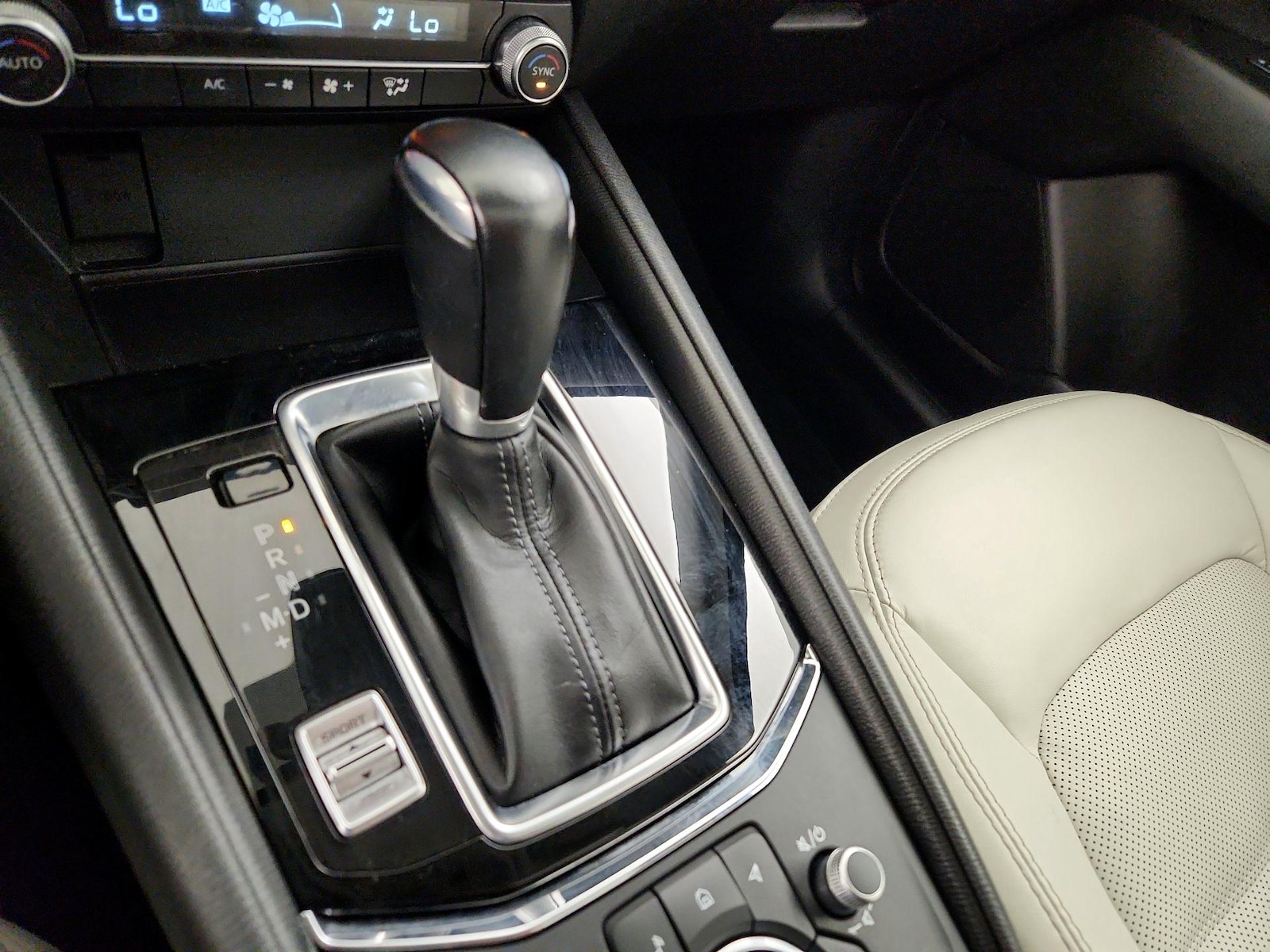 2022 Mazda CX-5 S Preferred package - Photo 18