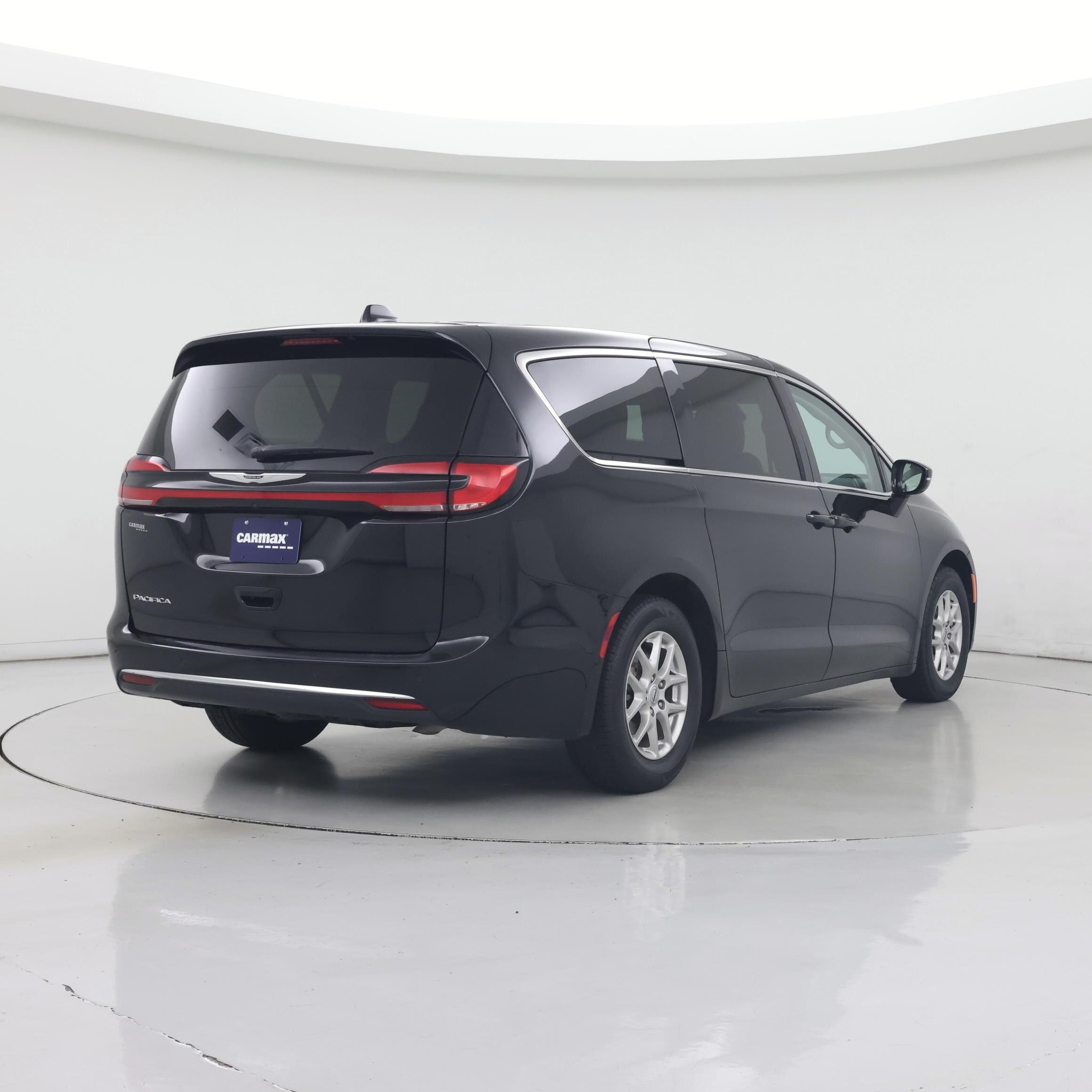 Thumbnail: 2024 Chrysler Pacifica - 8
