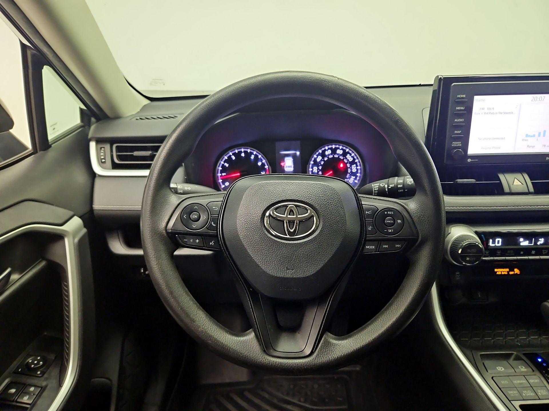Thumbnail: 2022 Toyota RAV4 - 10