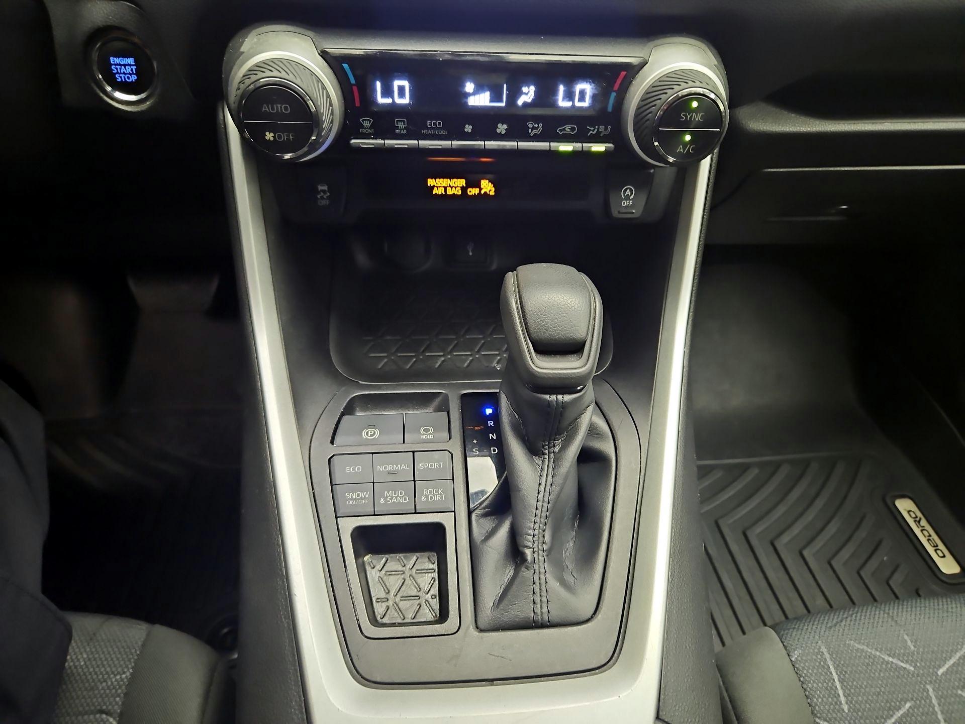 Thumbnail: 2022 Toyota RAV4 - 16