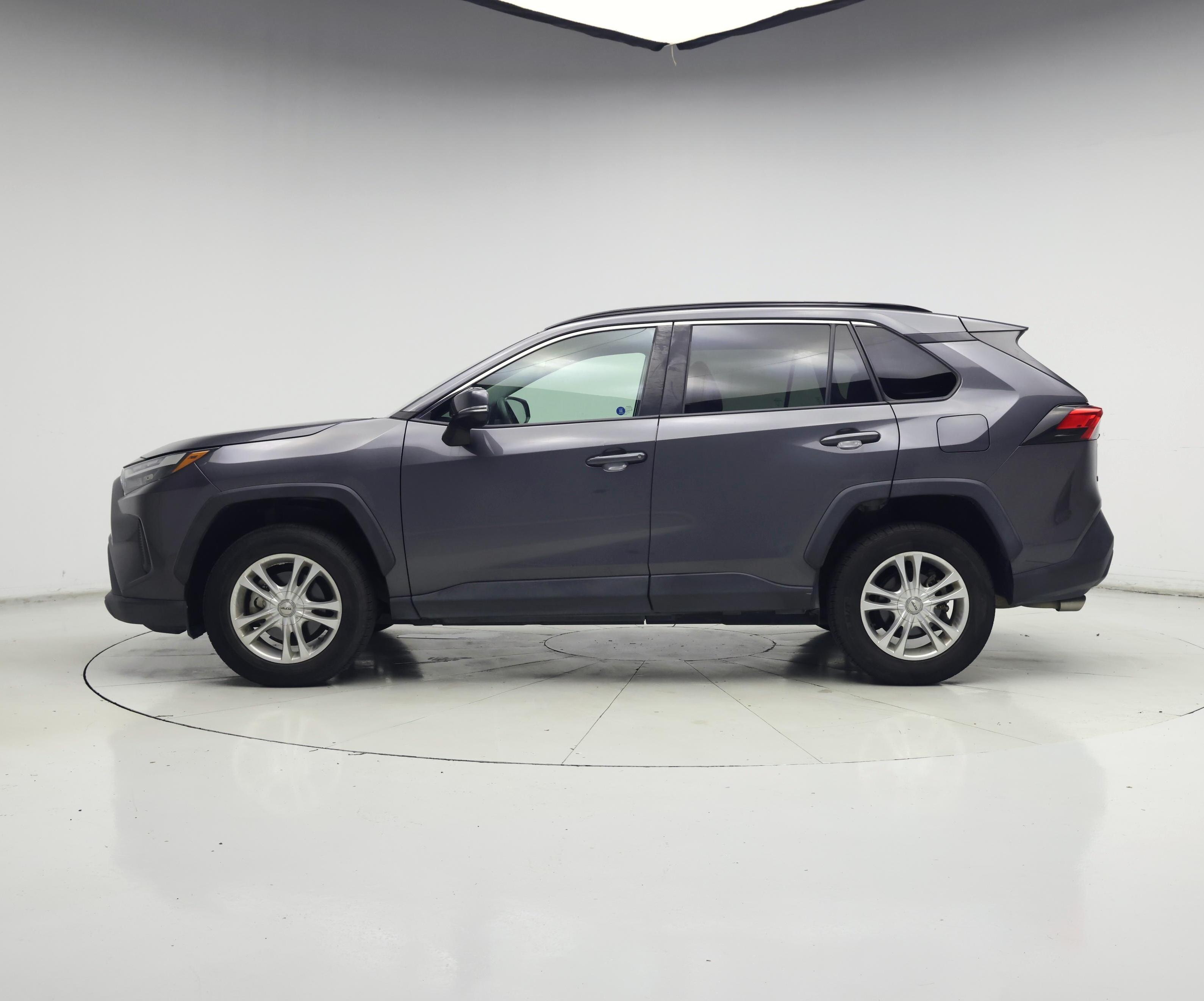 Thumbnail: 2022 Toyota RAV4 - 3