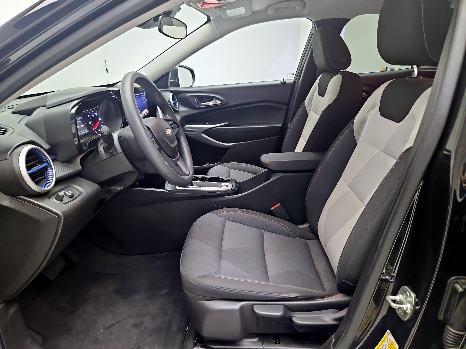 Thumbnail: 2025 Chevrolet Trax - 11