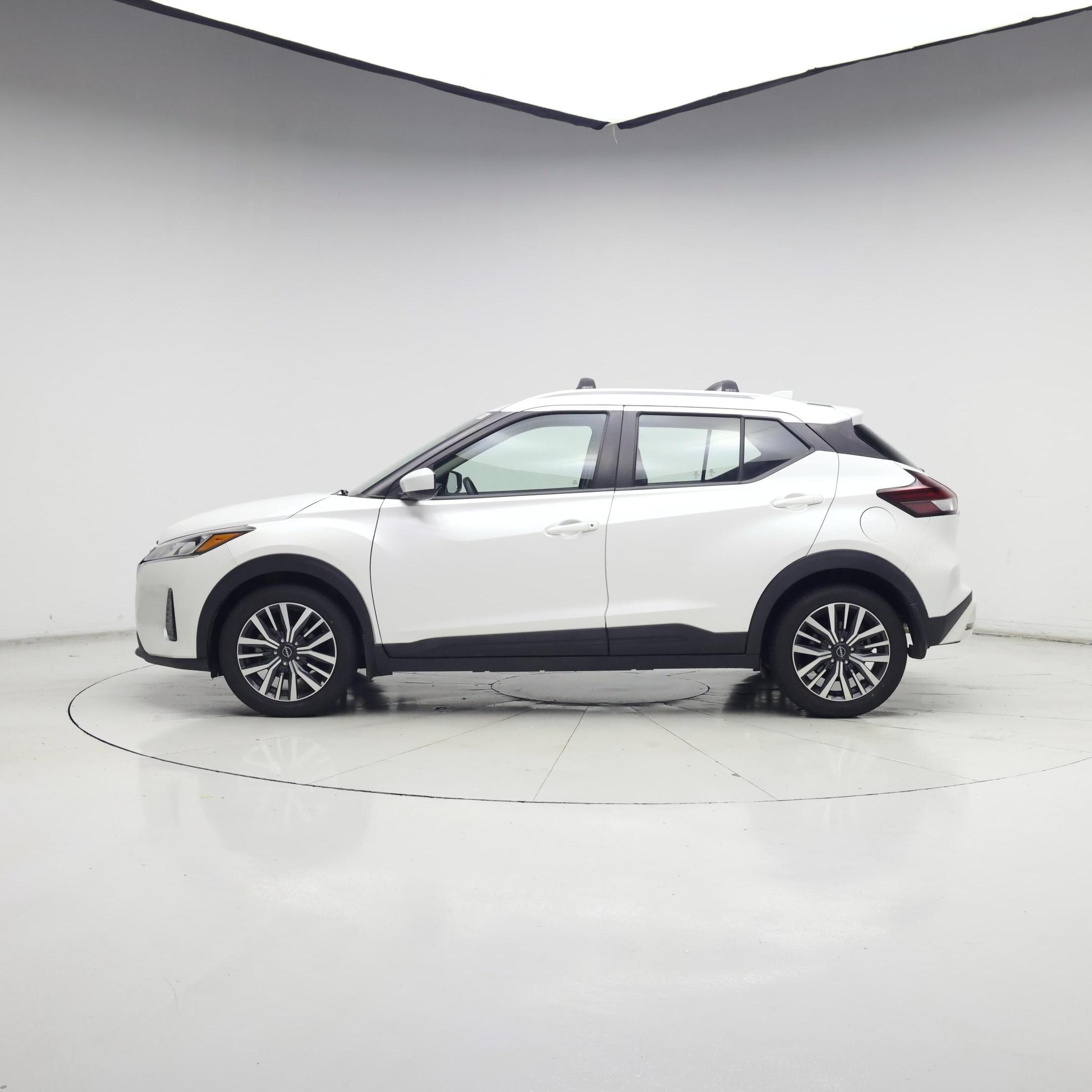 Thumbnail: 2022 Nissan Kicks - 3