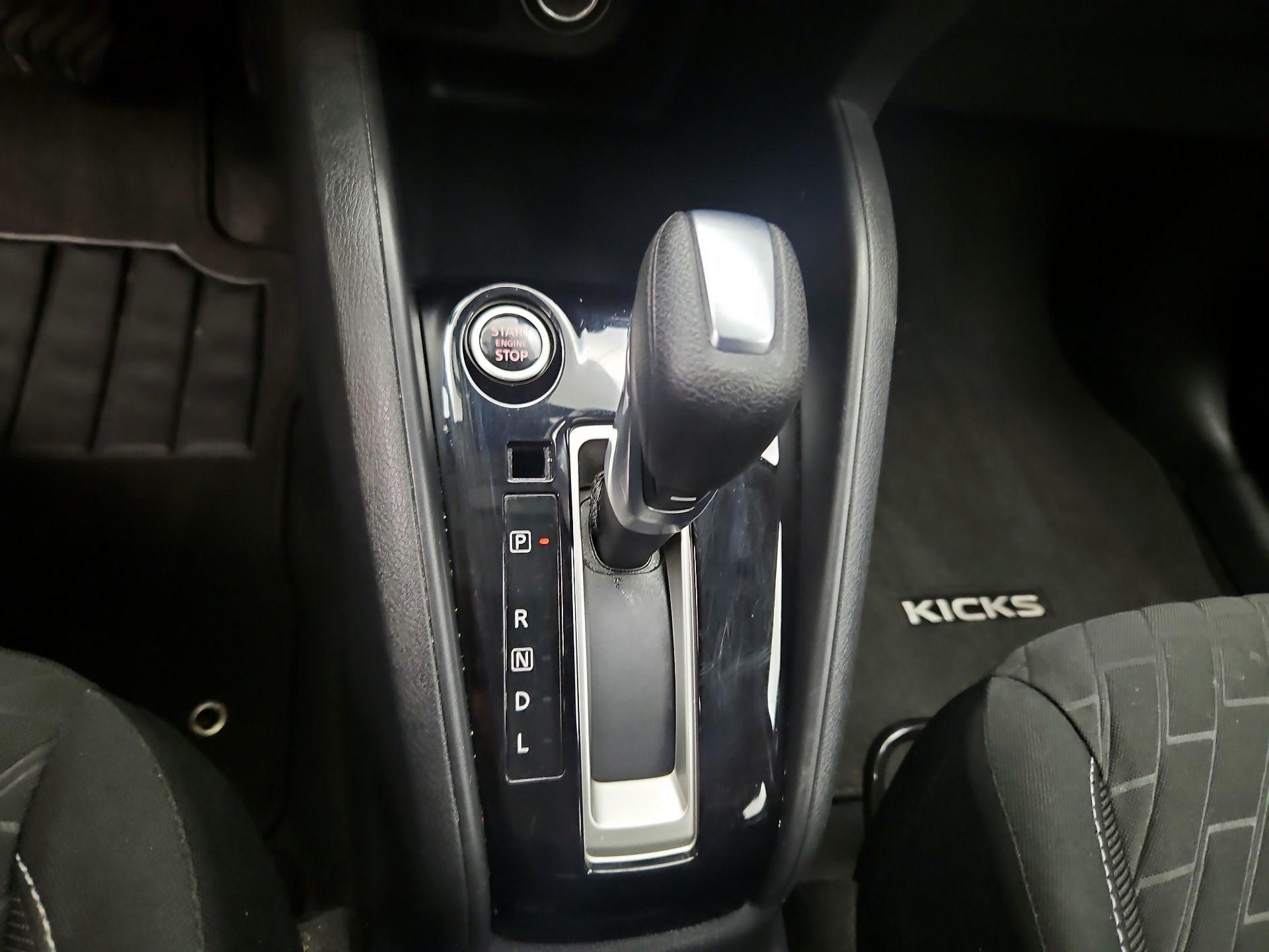 Thumbnail: 2021 Nissan Kicks - 17
