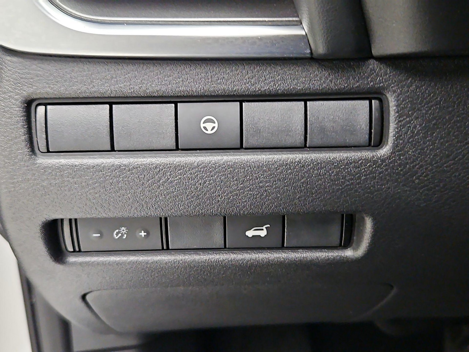 2021 Nissan Rogue SV - Photo 14