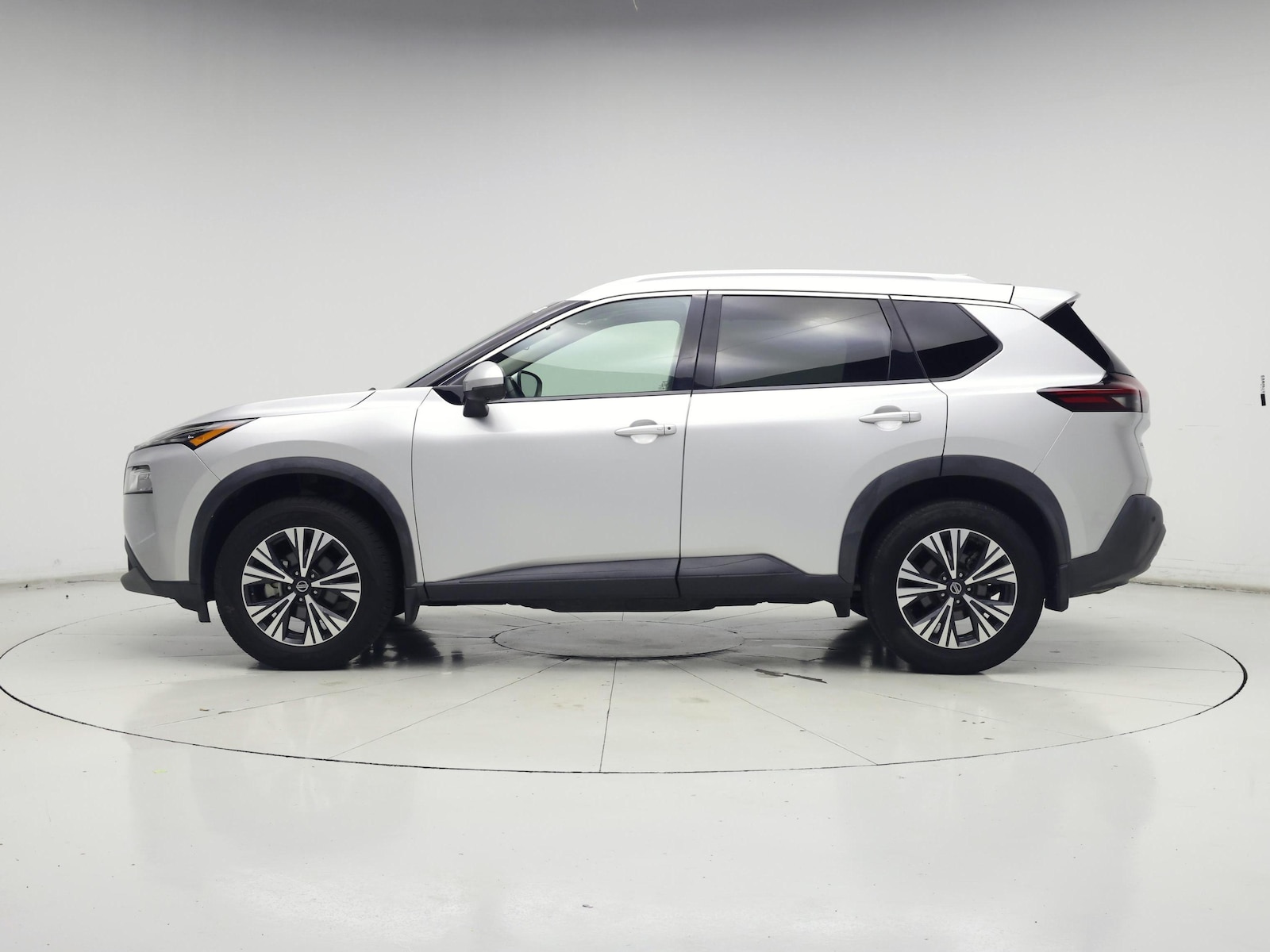 2021 Nissan Rogue SV - Photo 4
