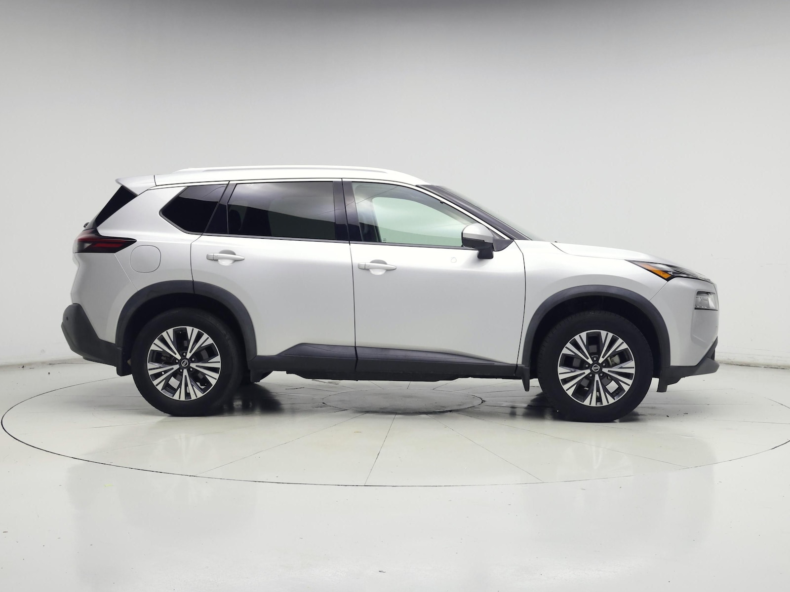 2021 Nissan Rogue SV - Photo 8