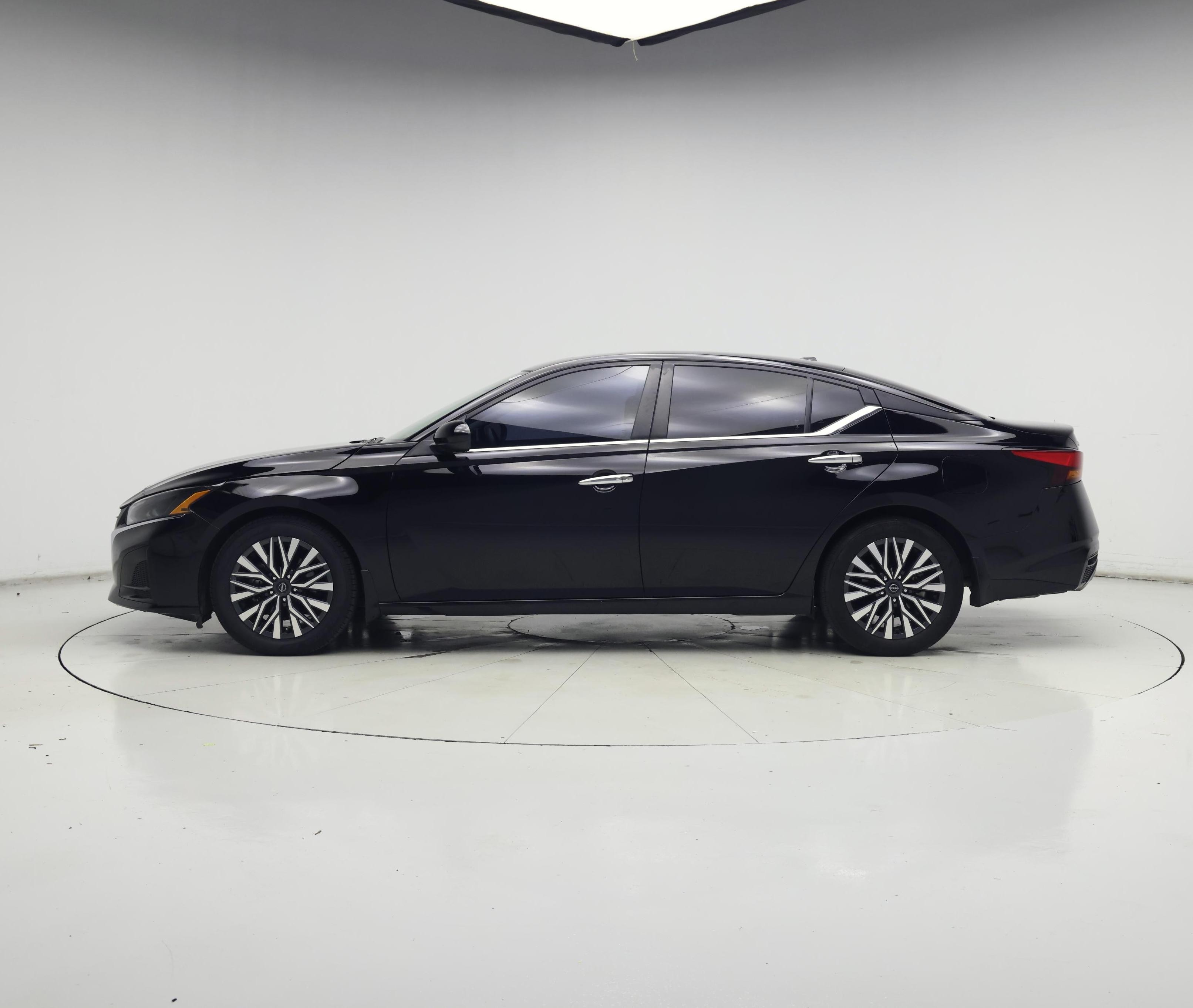 Thumbnail: 2024 Nissan Altima - 3