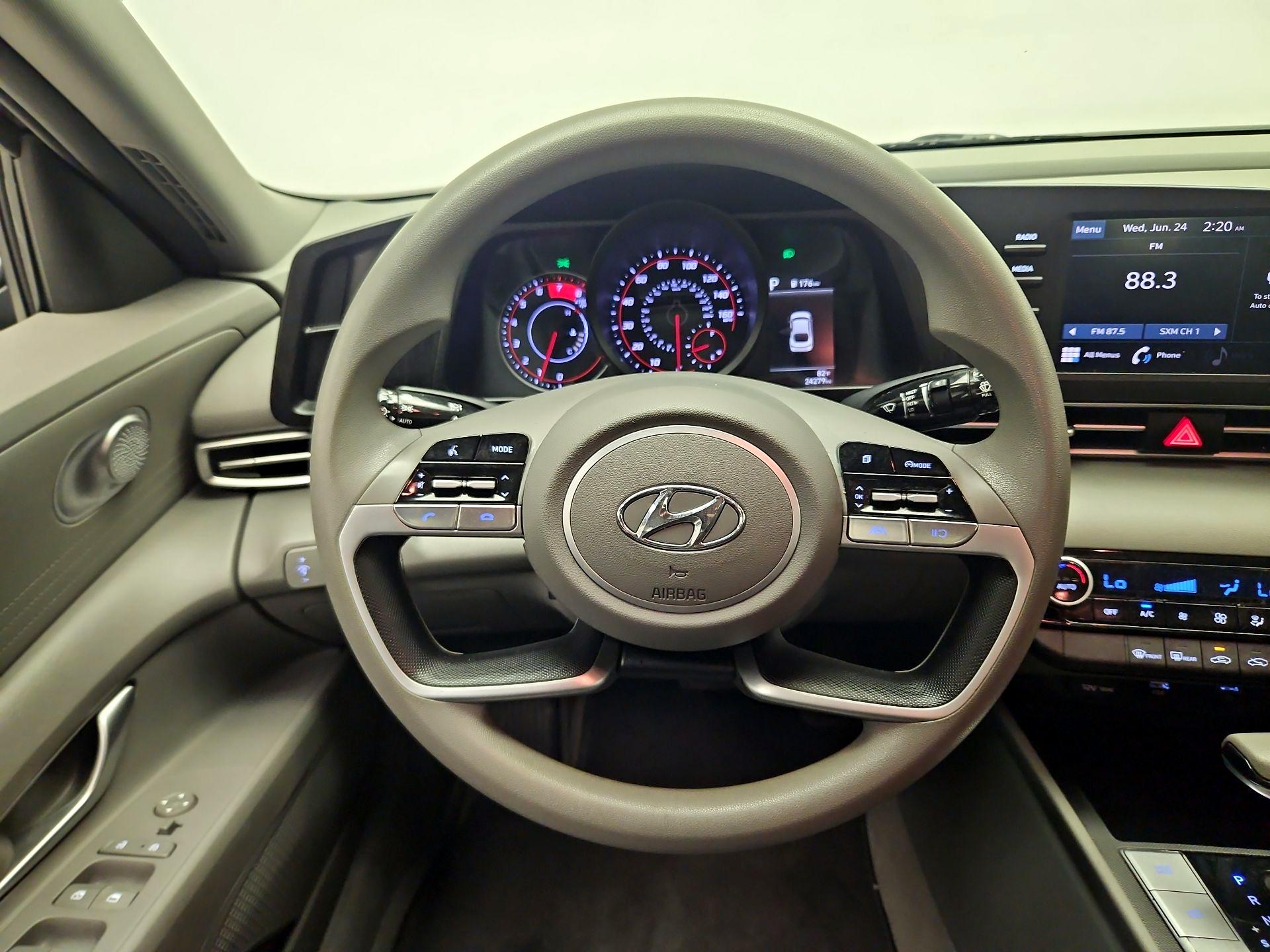 Thumbnail: 2023 Hyundai Elantra - 10