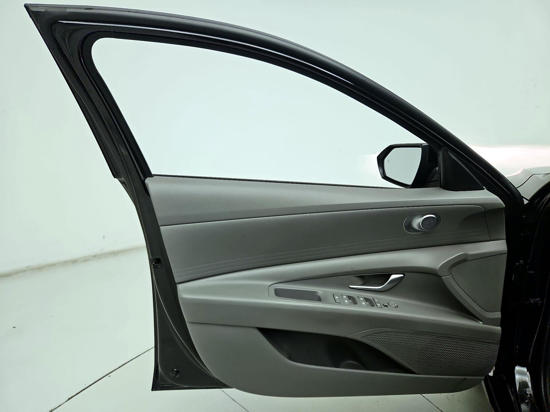 Thumbnail: 2023 Hyundai Elantra - 12