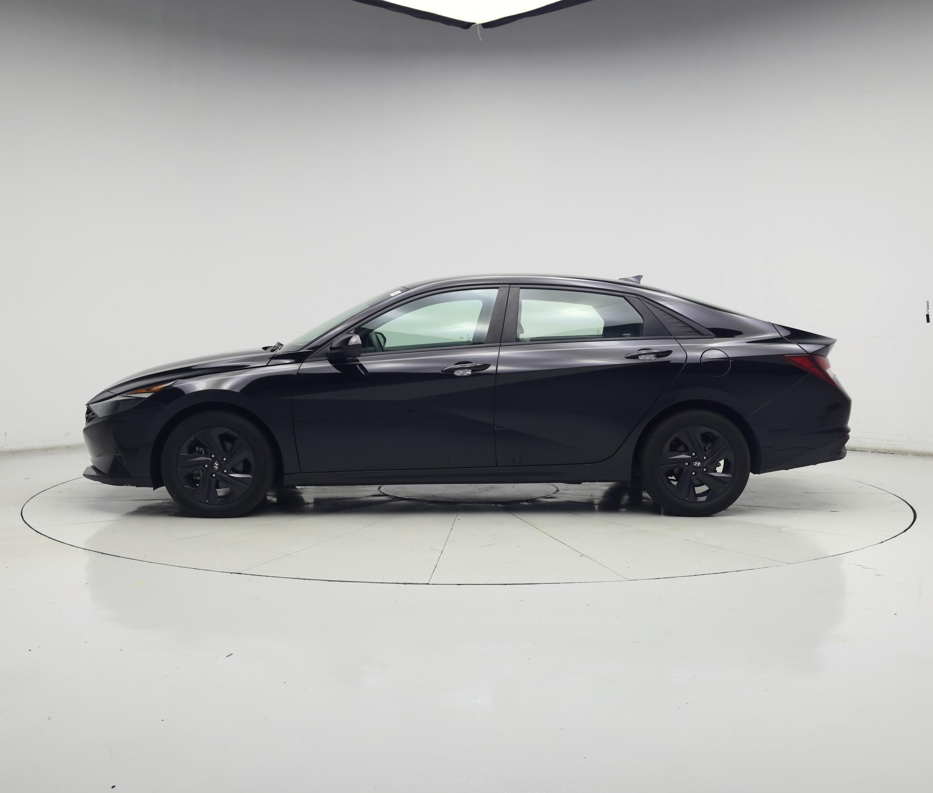 Thumbnail: 2023 Hyundai Elantra - 3
