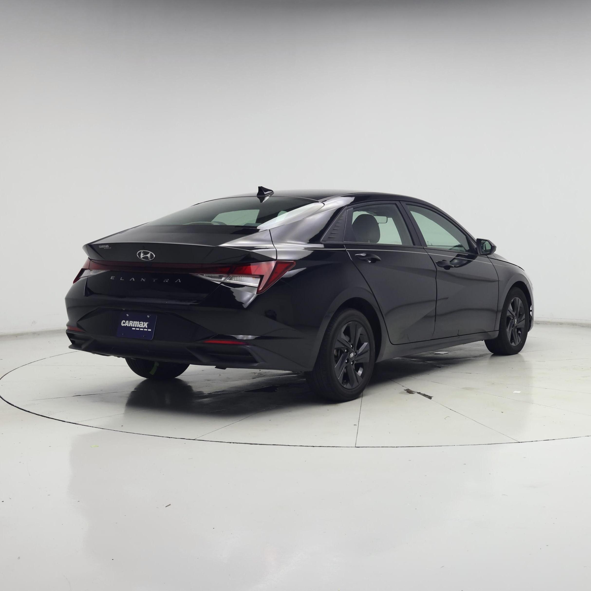 Thumbnail: 2023 Hyundai Elantra - 8