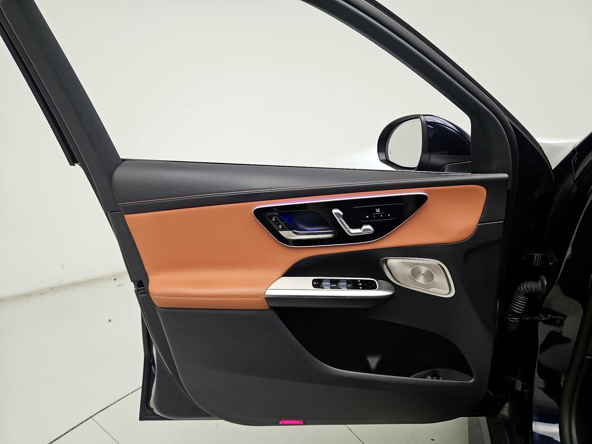 Thumbnail: 2024 Mercedes-Benz GLC - 12