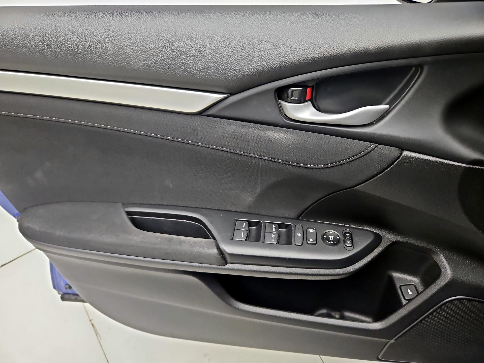 Thumbnail: 2017 Honda Civic - 12