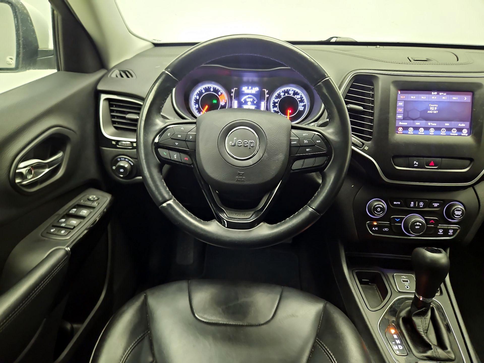 Thumbnail: 2019 Jeep Cherokee - 10