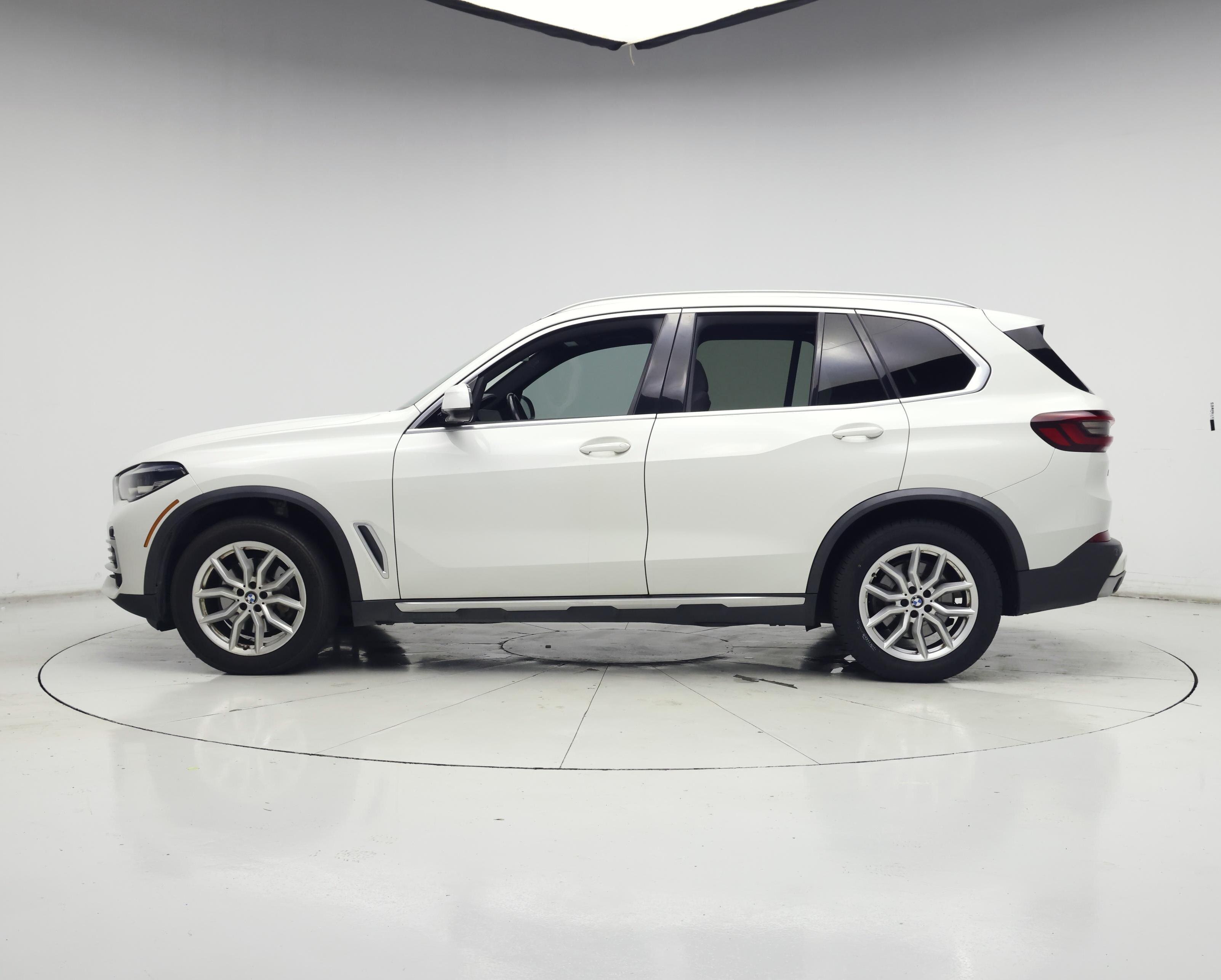 Thumbnail: 2021 BMW X5 - 3