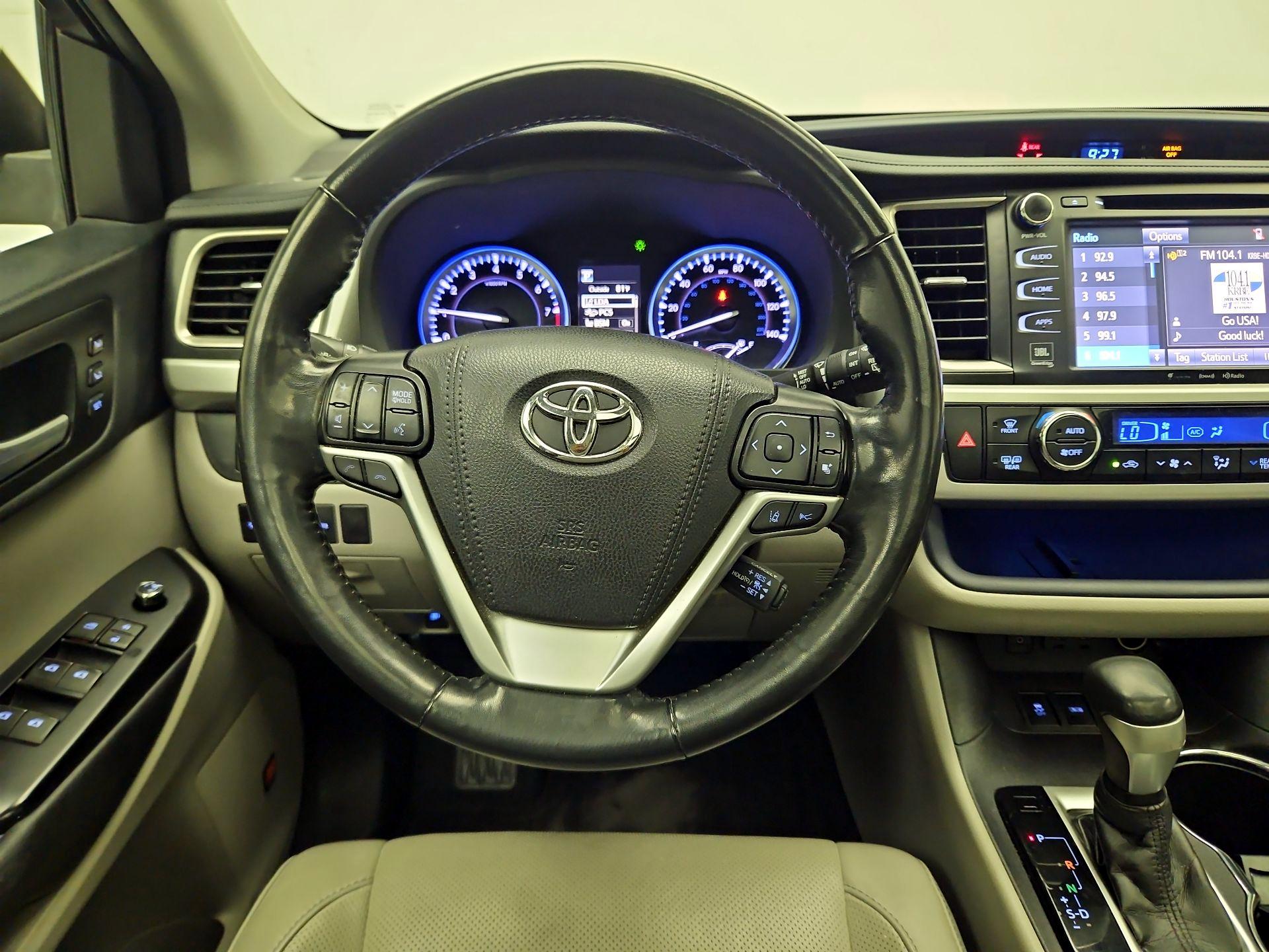 Thumbnail: 2019 Toyota Highlander - 10