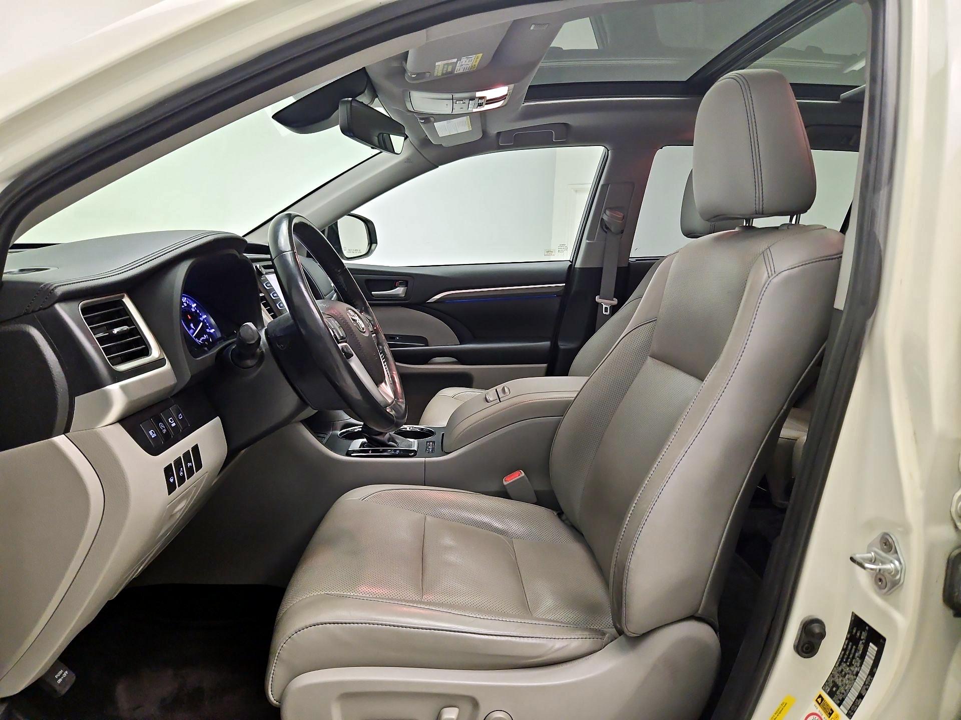 Thumbnail: 2019 Toyota Highlander - 11